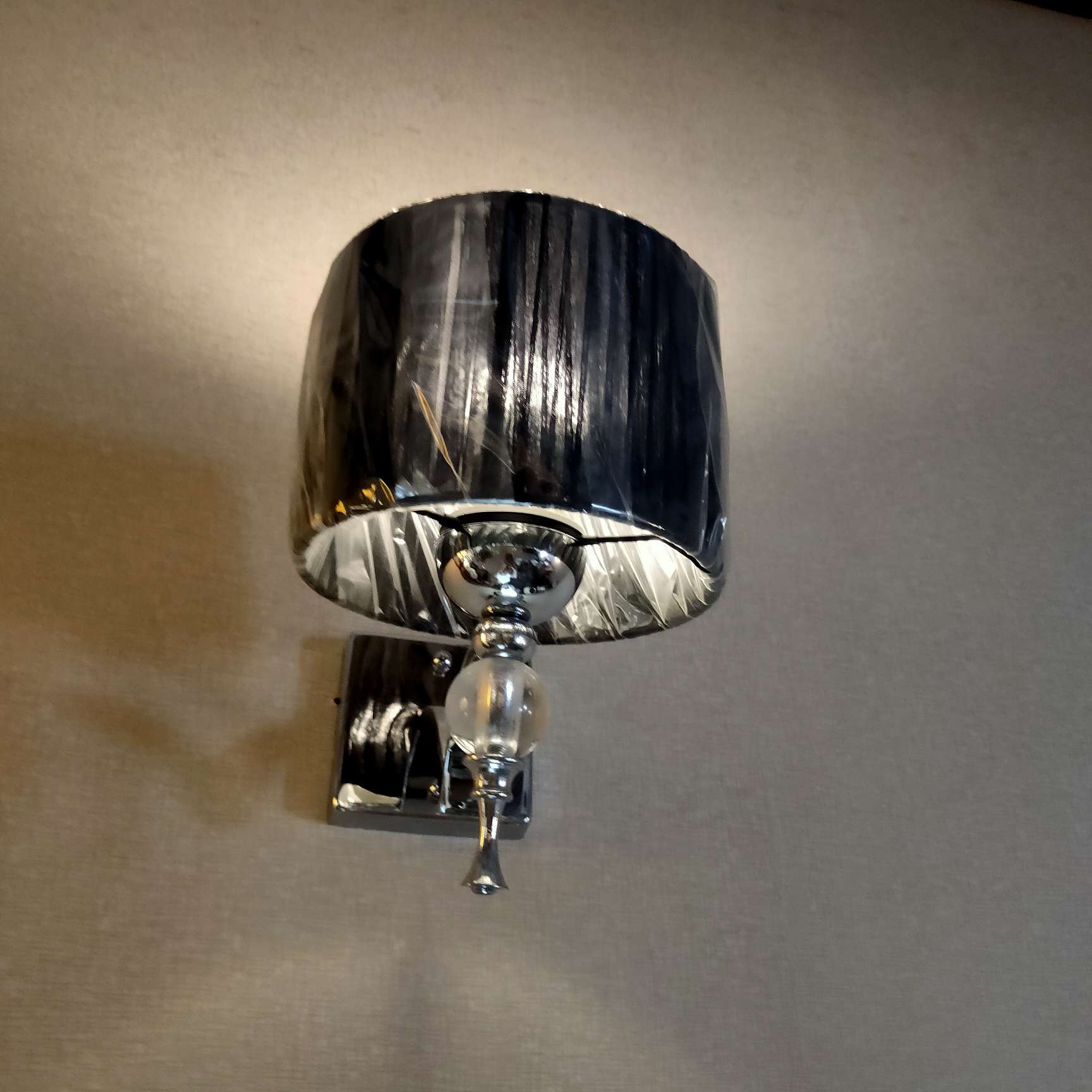Luminous lighting fixtures, hanging lines, surfacing downlights, suspended hole lights, black and white 15W, 6-inch suspended LED lights, 30W ceiling-mounted chandeliers without main lights details Picture