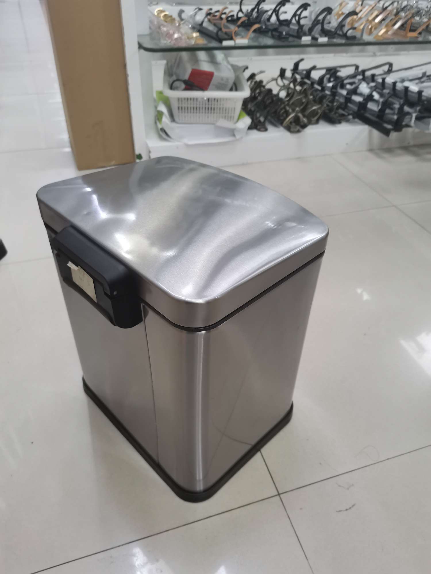 9升 不锈钢垃圾桶 脚踏式垃圾桶细节图