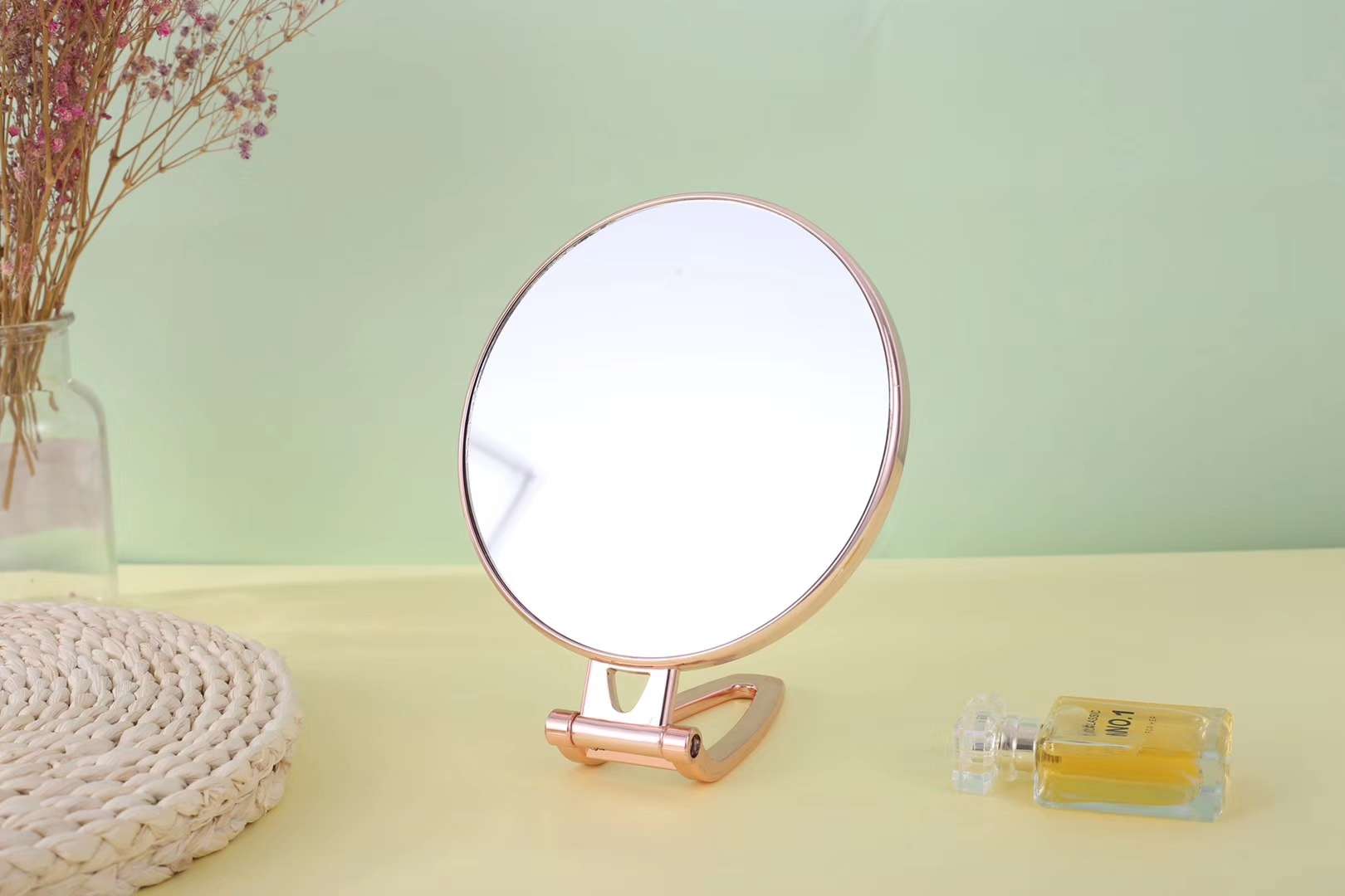 高档欧式双面镜子，化妆双面镜，正面高清反面放大，美容美发镜产品图