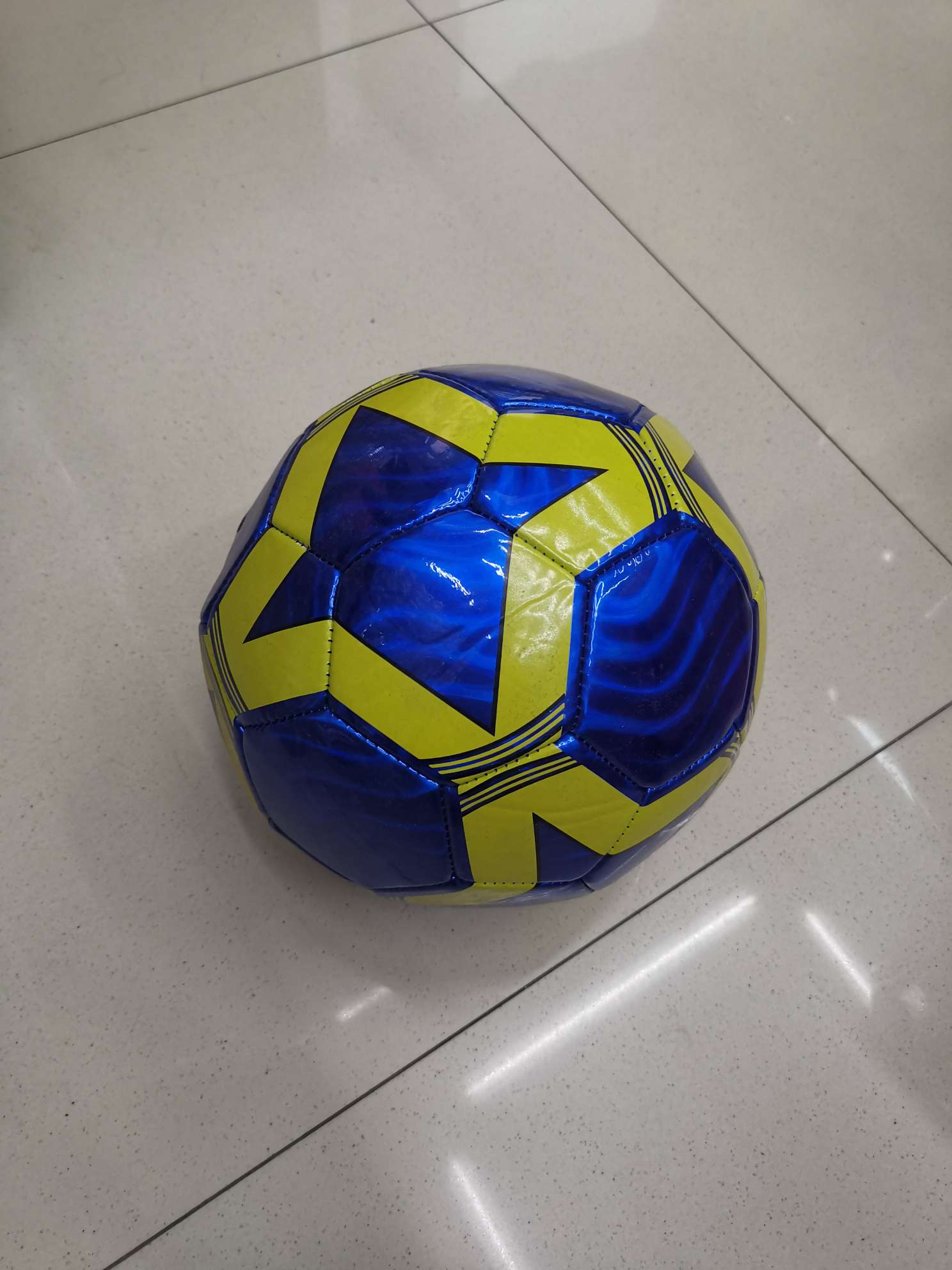 5 Write cross floral ball