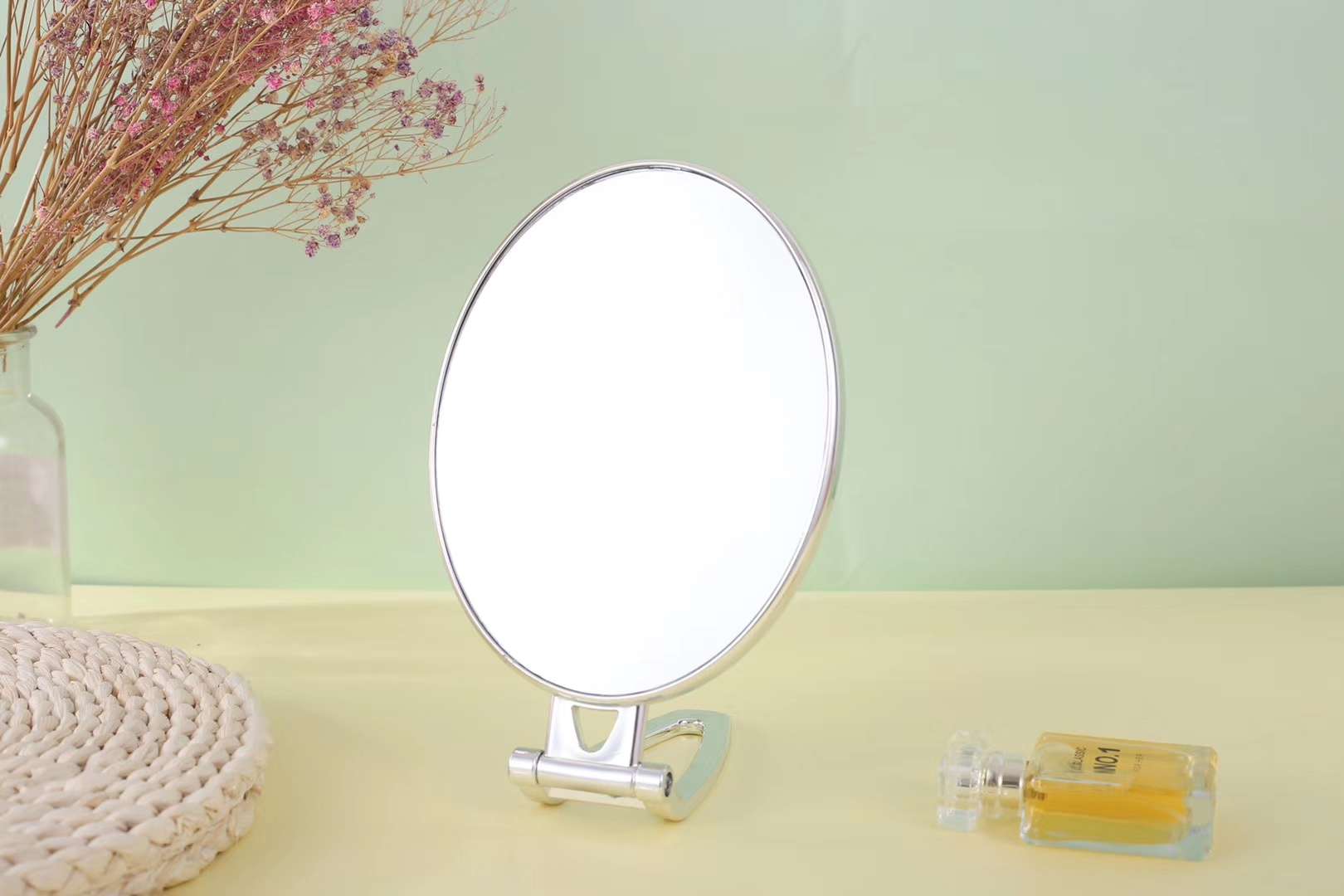 高档欧式双面镜子，化妆双面镜，正面高清反面放大，美容美发镜白底实物图