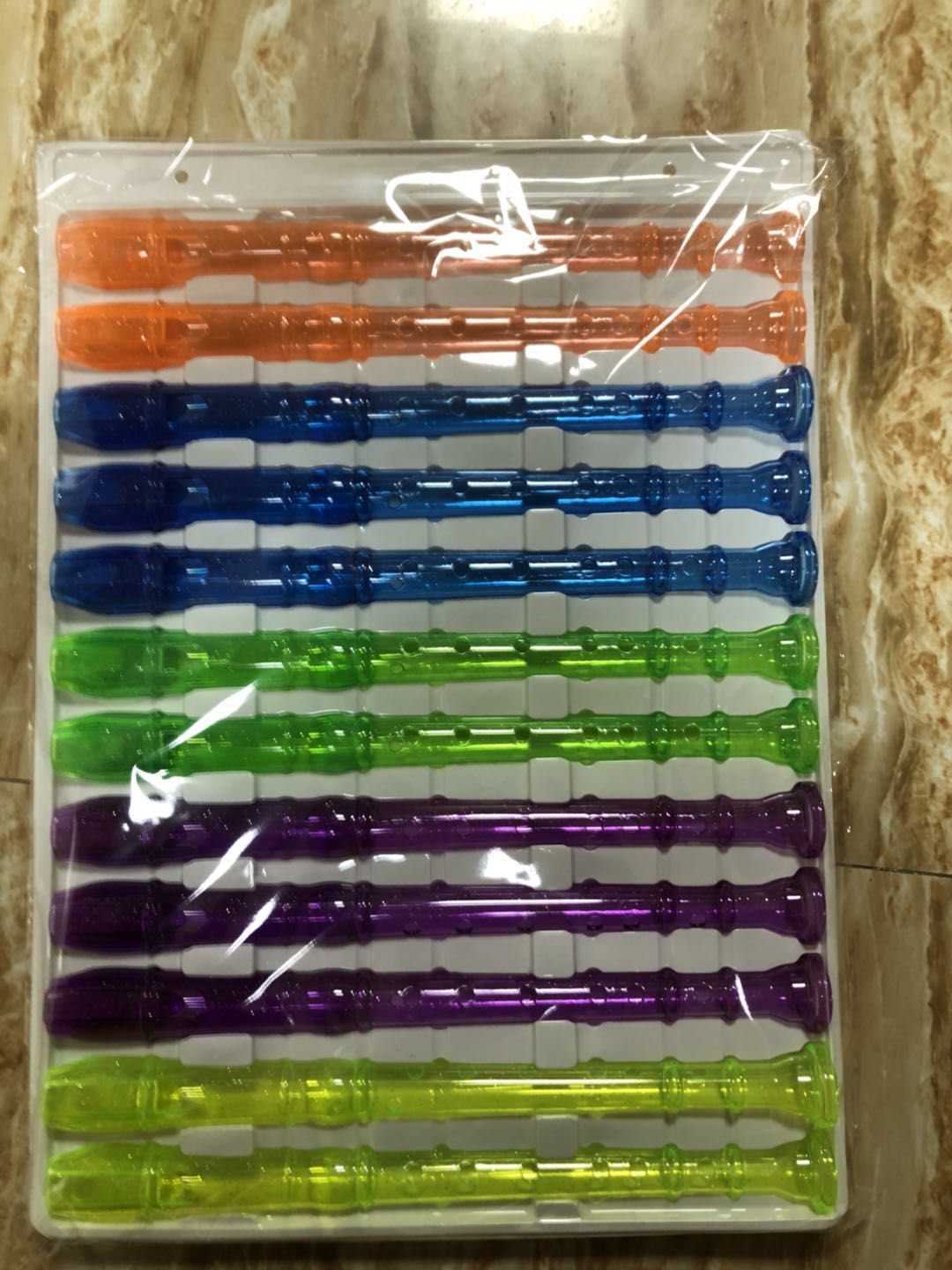 透明塑料长长笛子，颜色随机混装，一盒12个