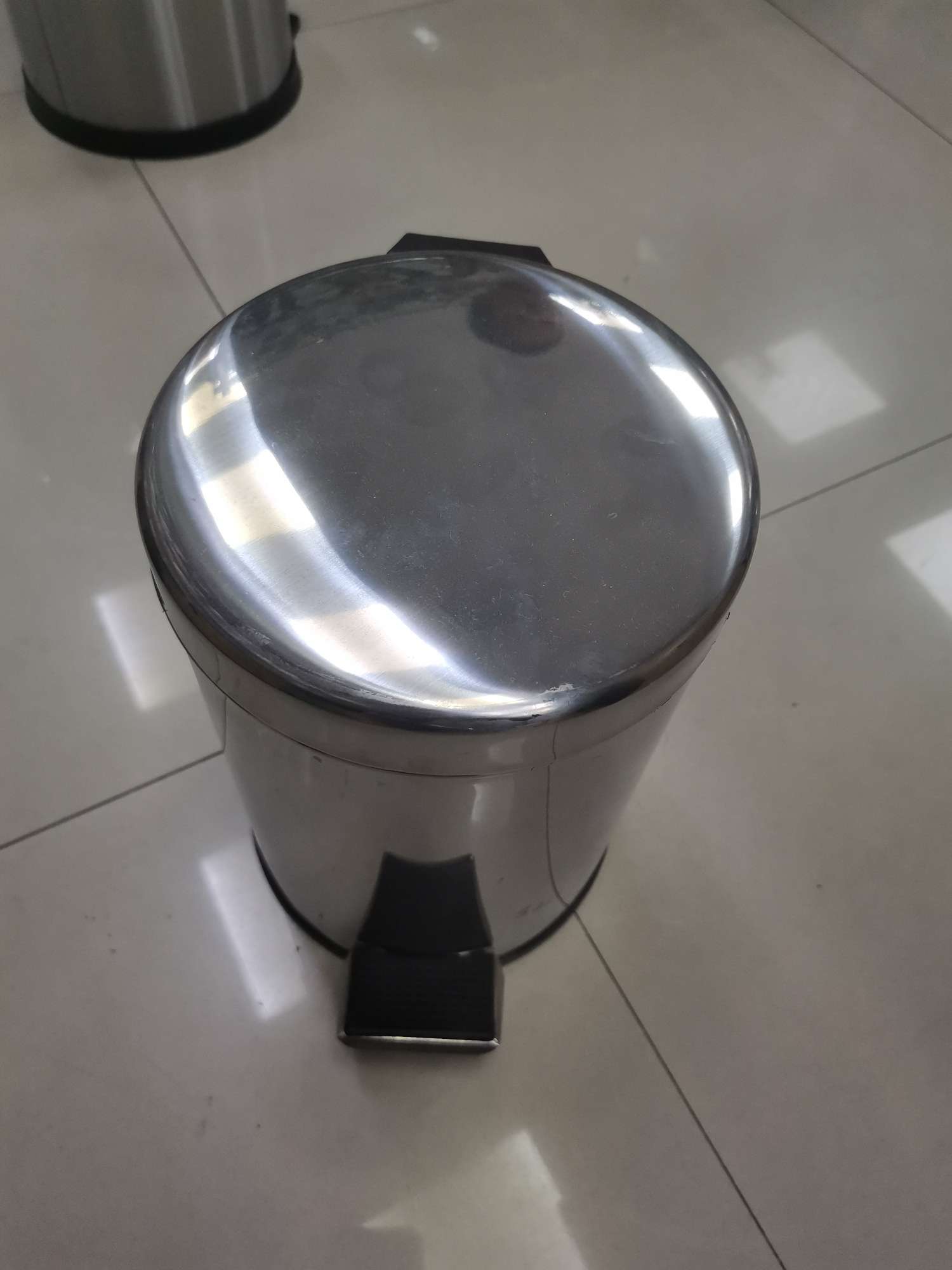3升 3L 不锈铁垃圾桶 脚踏式垃圾桶图