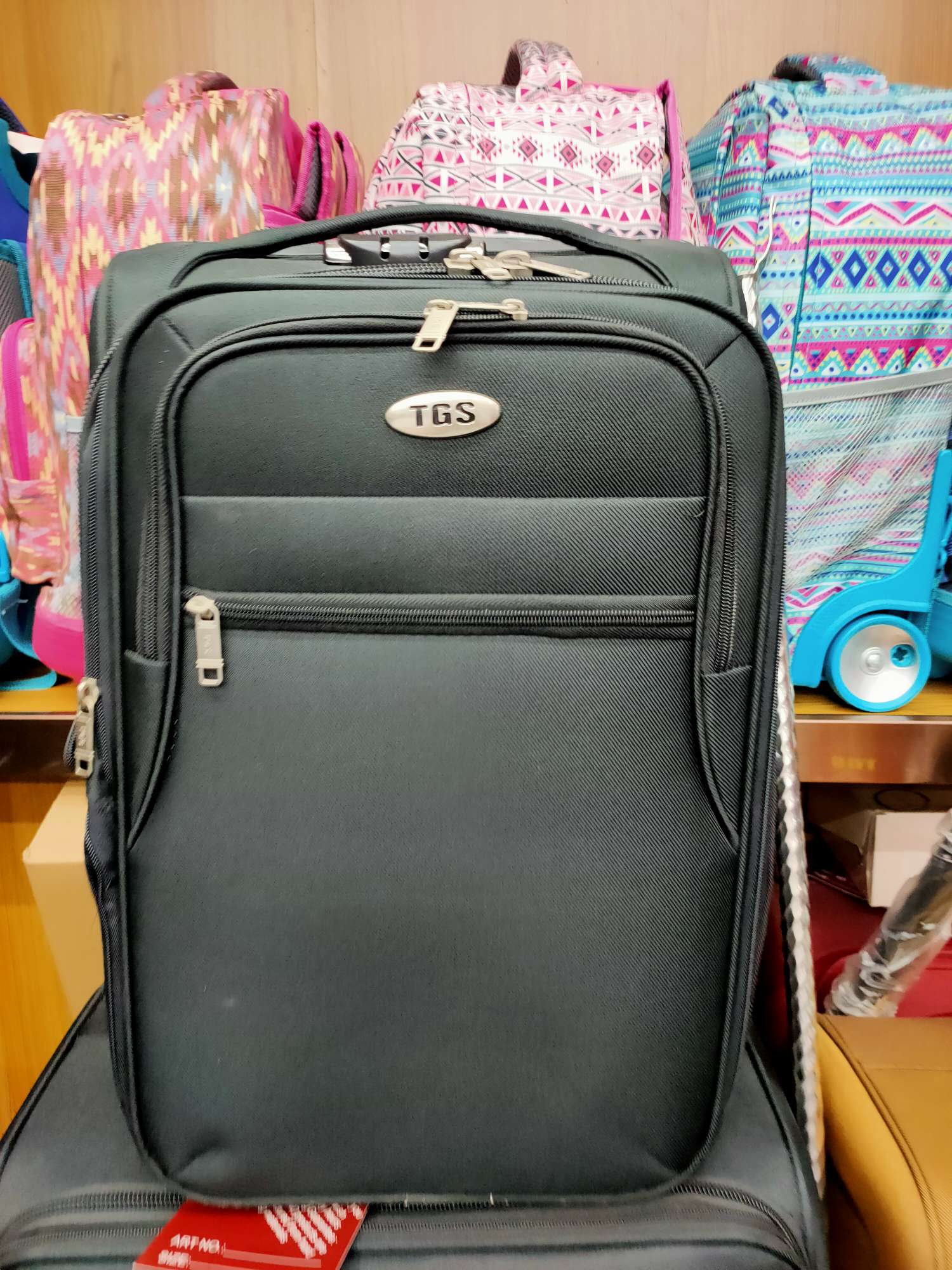 小号旅行箱黑色