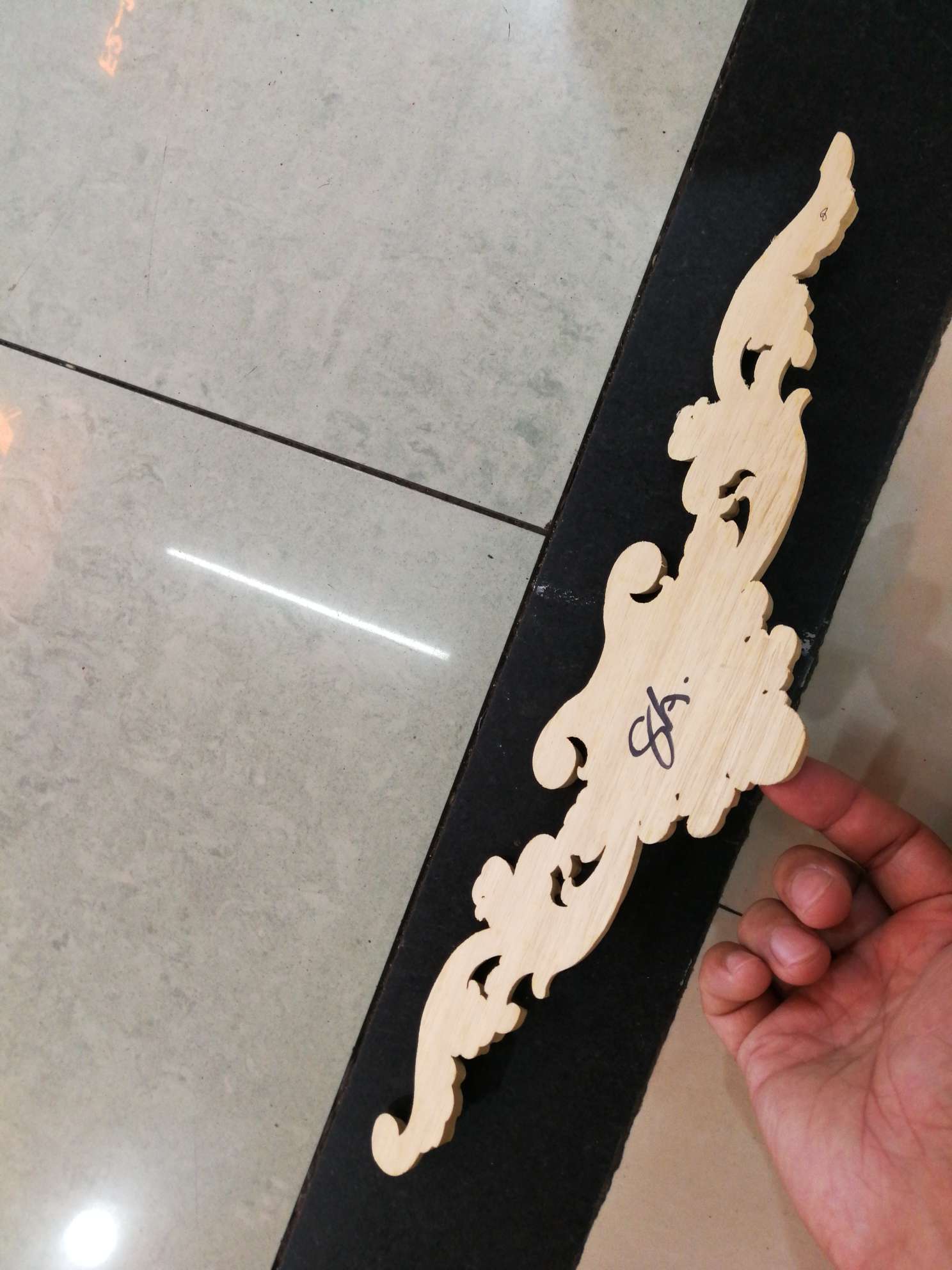 Wood-carved decorative flowers Application Scenario