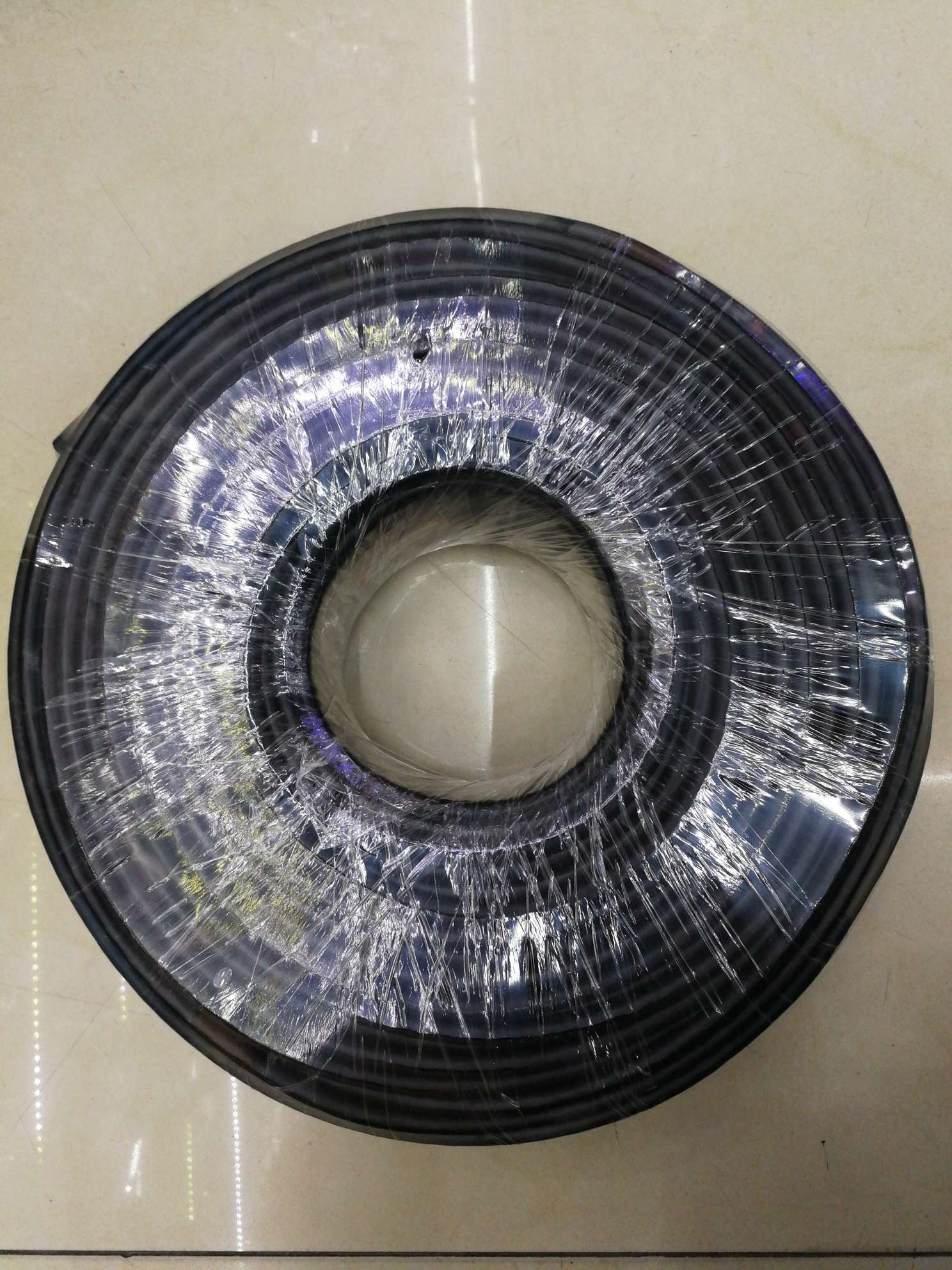 80m black TV cable full figure