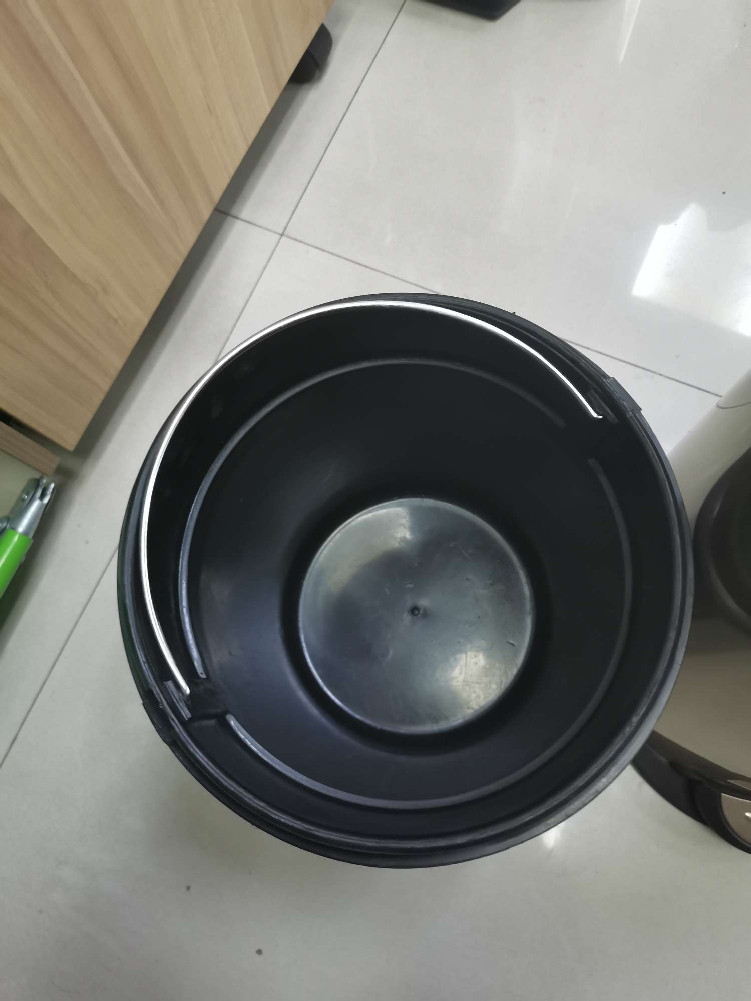 8升 8L 彩色喷漆垃圾桶 脚踏式垃圾桶产品图