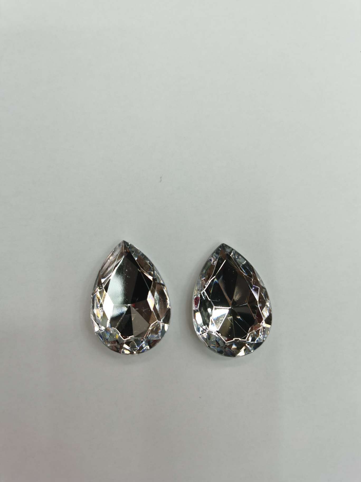 Taiwan acrylic diamond large water drop fine diamond Specification image