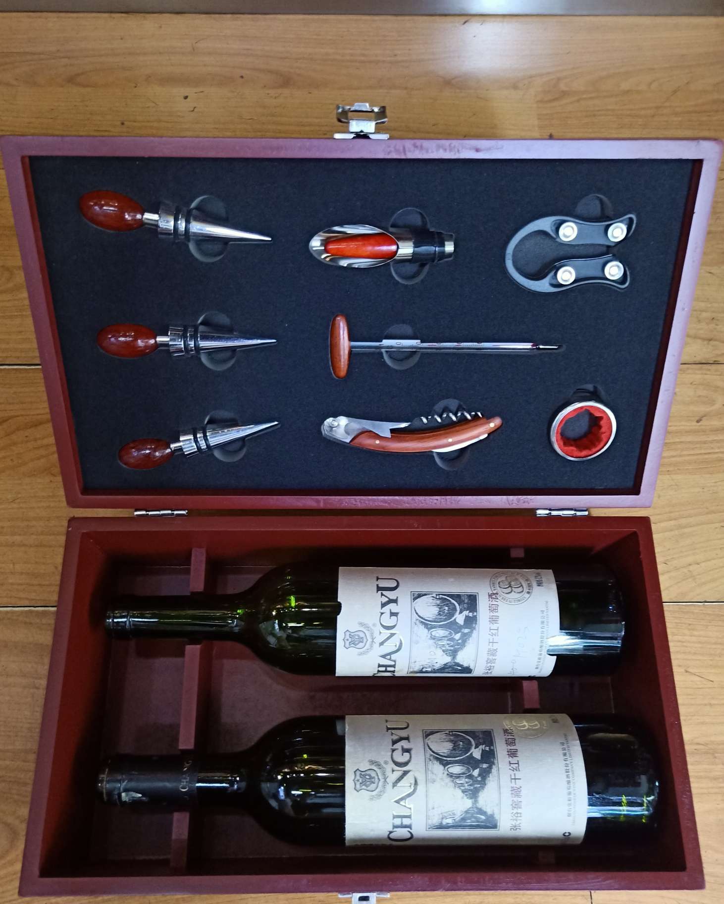 木制两瓶装酒盒盒套装八件套开瓶器配件图