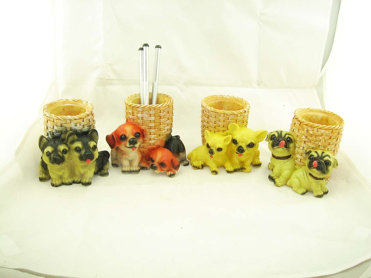 Pen Holder resin dog artifact Puppy pen holder ornaments thumbnail