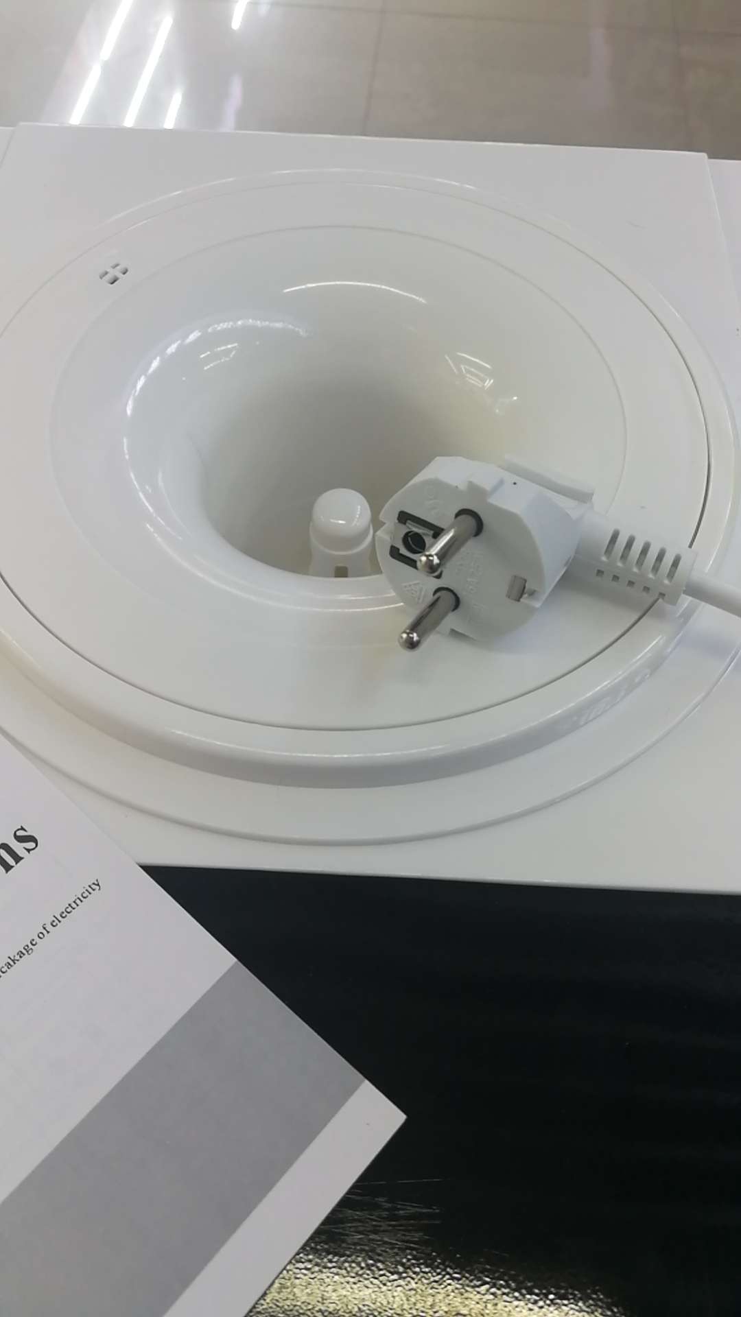 Electronic refrigeration water dispenser Application Scenario