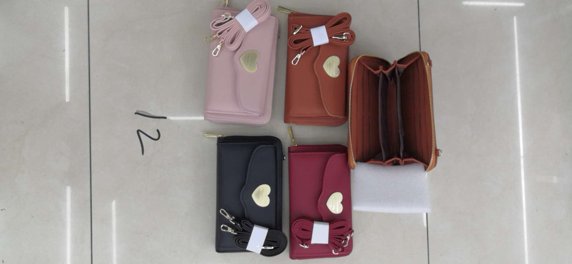 单拉长肩带手机包加五金