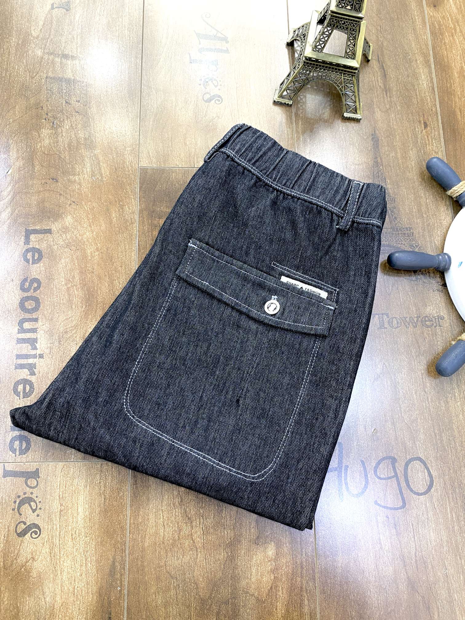 Men's casual denim trousers Application Scenario