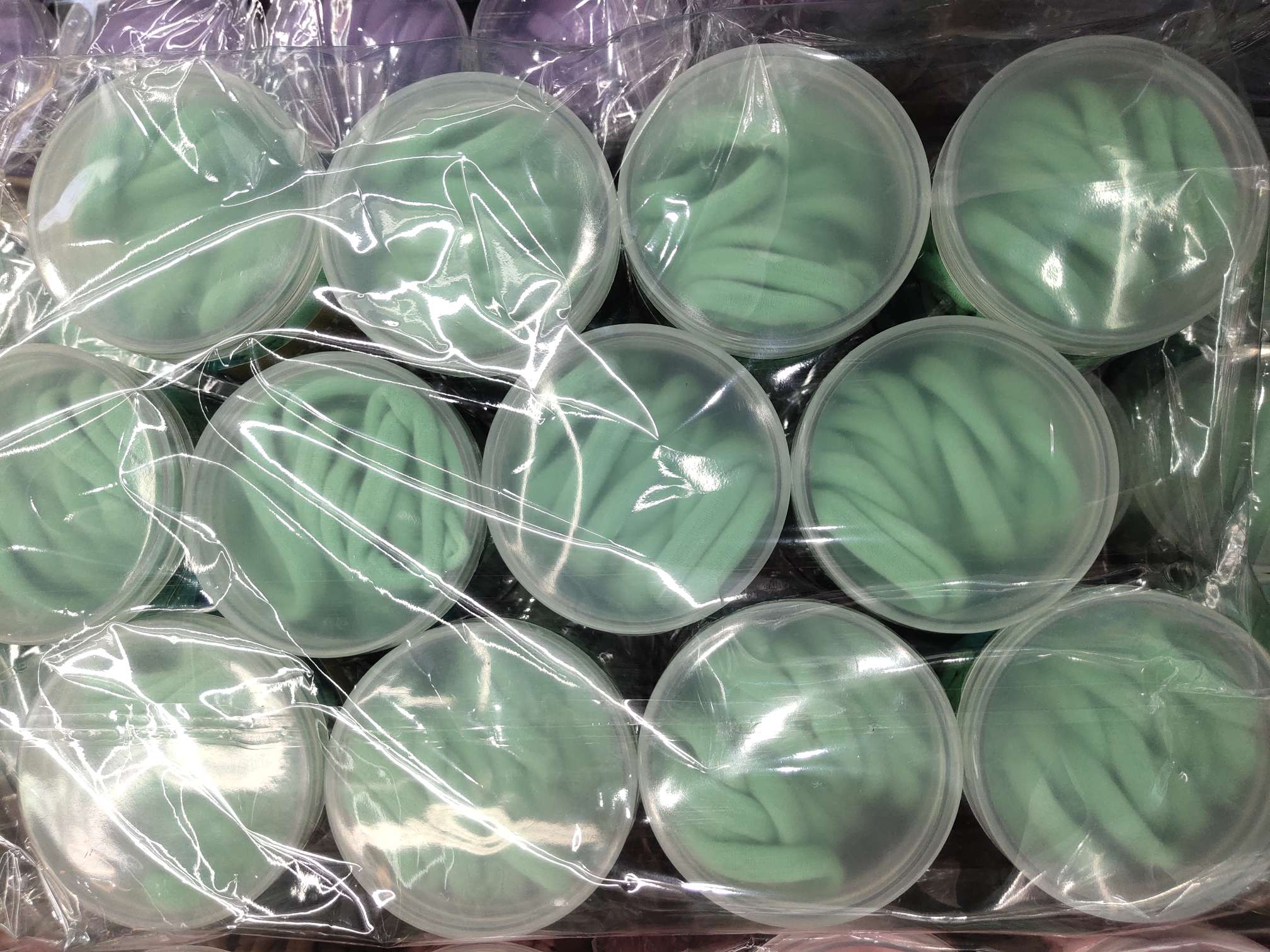 40 Black Crocodile pp clips, so colorful and delightful, super good. Just looking at them makes me want them. So colorful and delightful, super good. Just looking at them makes me want them Application Scenario