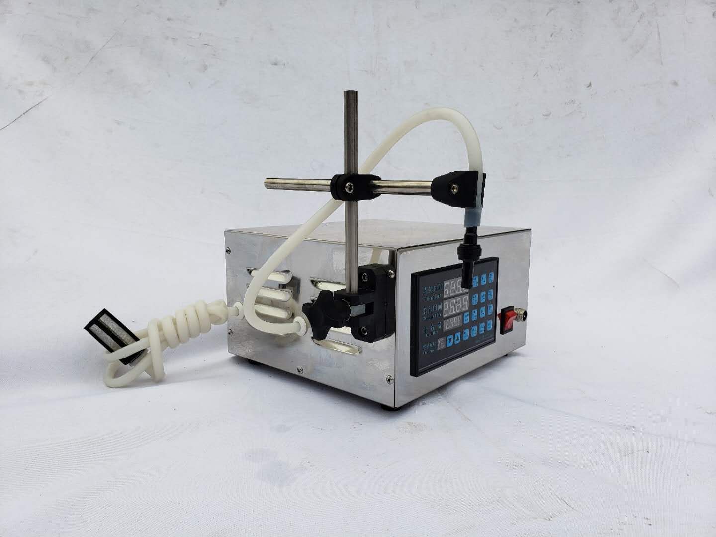 Small CNC liquid filling machine