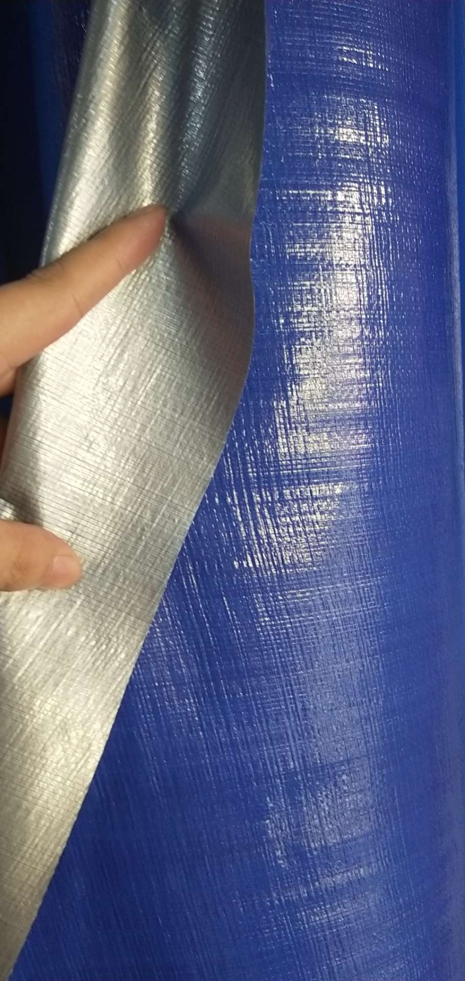 优质蓝银色PE防水布  塑料编织布  帐篷盖布  机器罩家具罩，体育用品包装专用面料