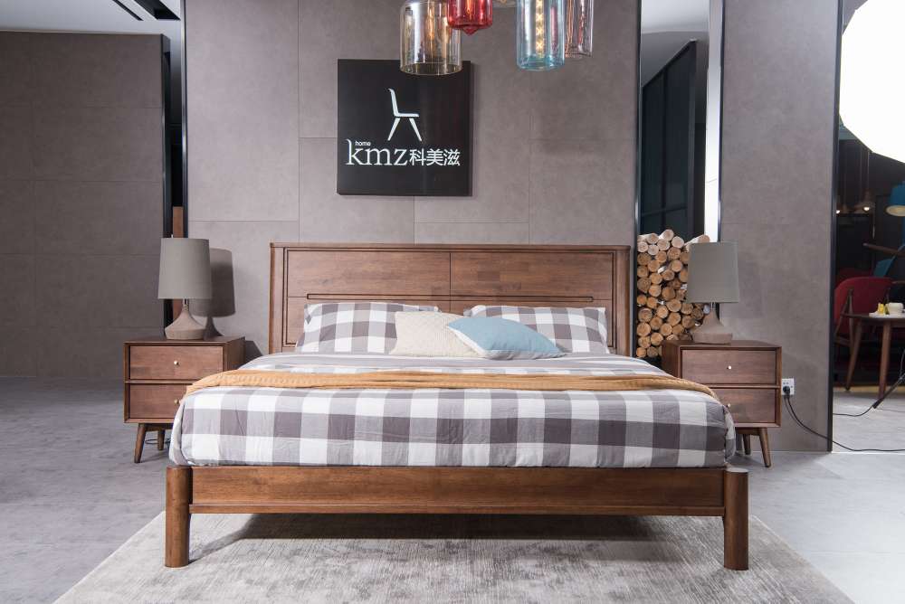 科美滋马来西亚原装进口W-405实木床1.8M(不含床头柜床垫)