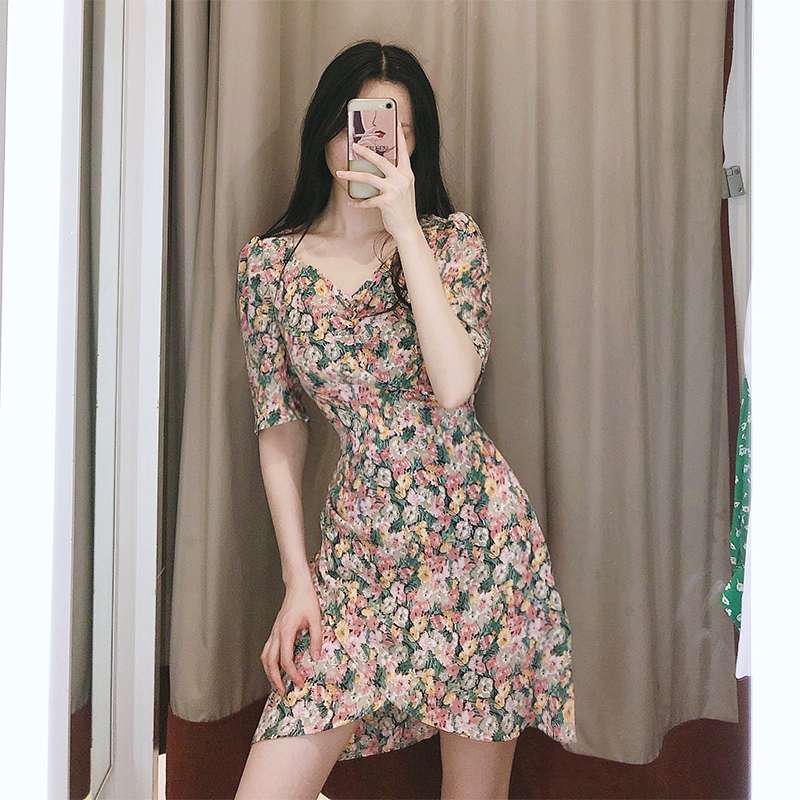 连衣裙女夏小心机V领桔梗初恋ins超仙森系泫雅风显瘦碎花油画裙子细节图