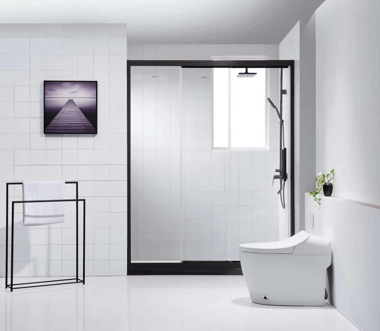 The Bette Ultra-white crystal Glass shower Enclosure 65 series features an elegant black, safe and fingerprint-free integrated design