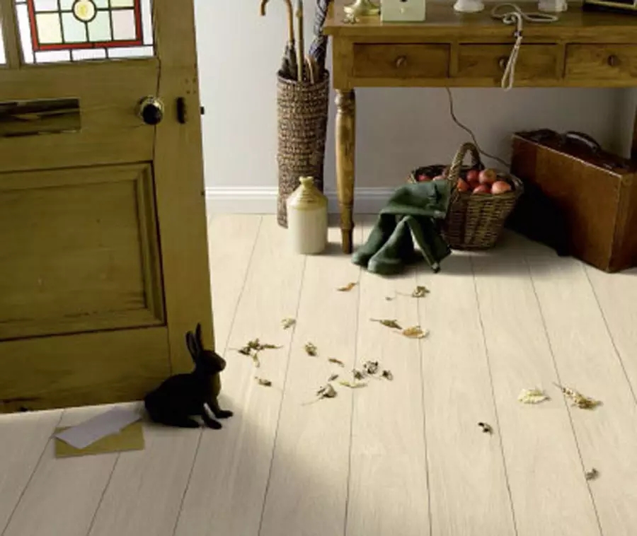 The price of German Saxon laminate flooring 8494 from Dehejia Flooring is negotiable Item Picture