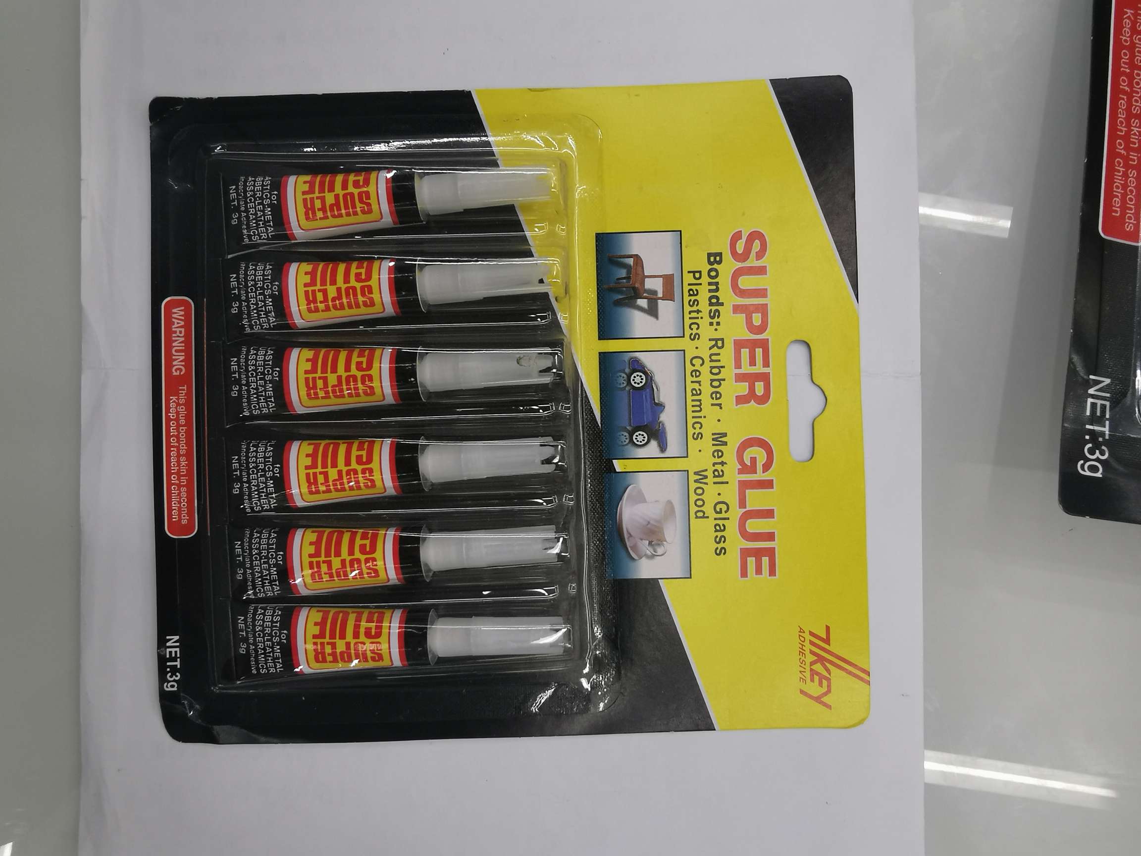3 g super glue 6 suction CARDS