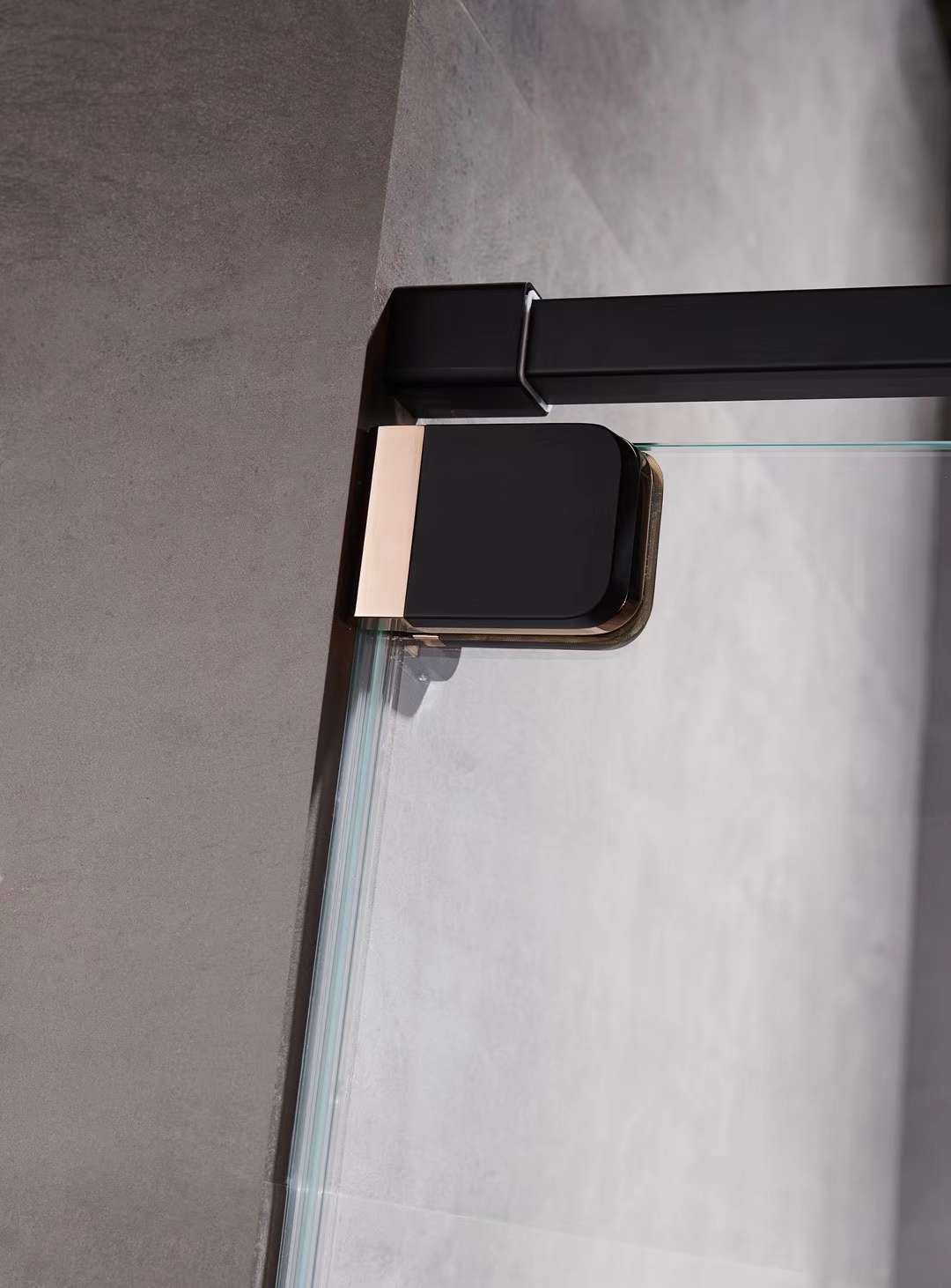 The Bette Super White Crystal Glass shower Enclosure 39 series features a black and gold integrated design that ensures safety and leaves no fingerprints details Picture