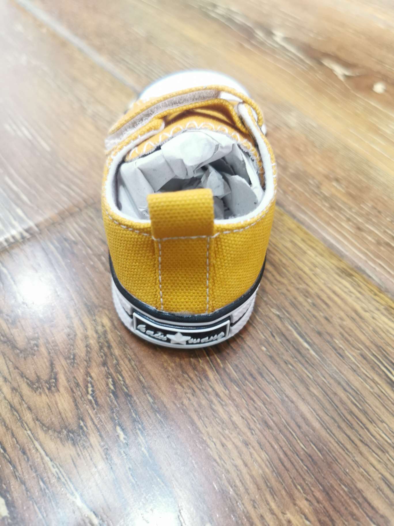 Boutique Fashion Children's Shoes Application Scenario