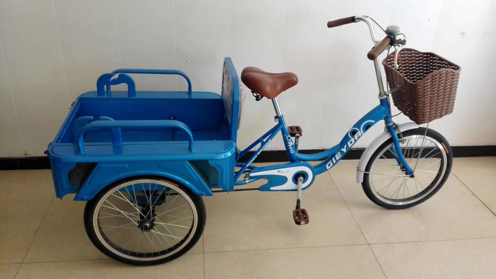 Tricycles with tow bucket three health elderly people pedal adult human tricycles for leisure out of driving to buy vegetables car for the elderly step tricycles