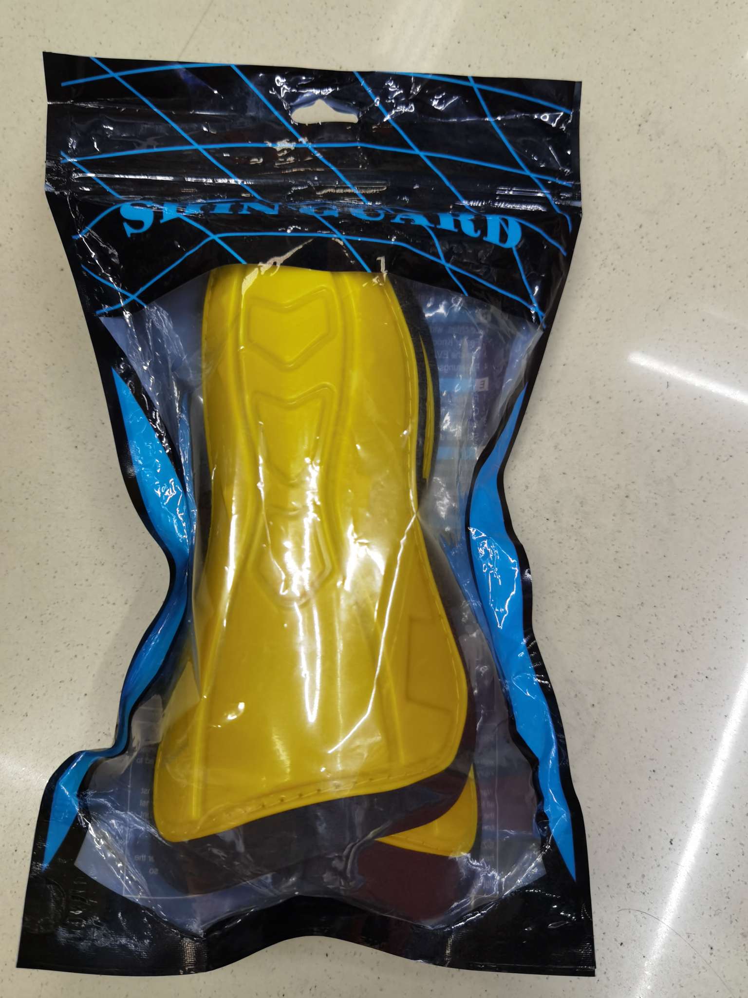 批发儿童护腿板，在运动中保护膝盖扭伤的作用，颜色有多种，不含运费。细节图