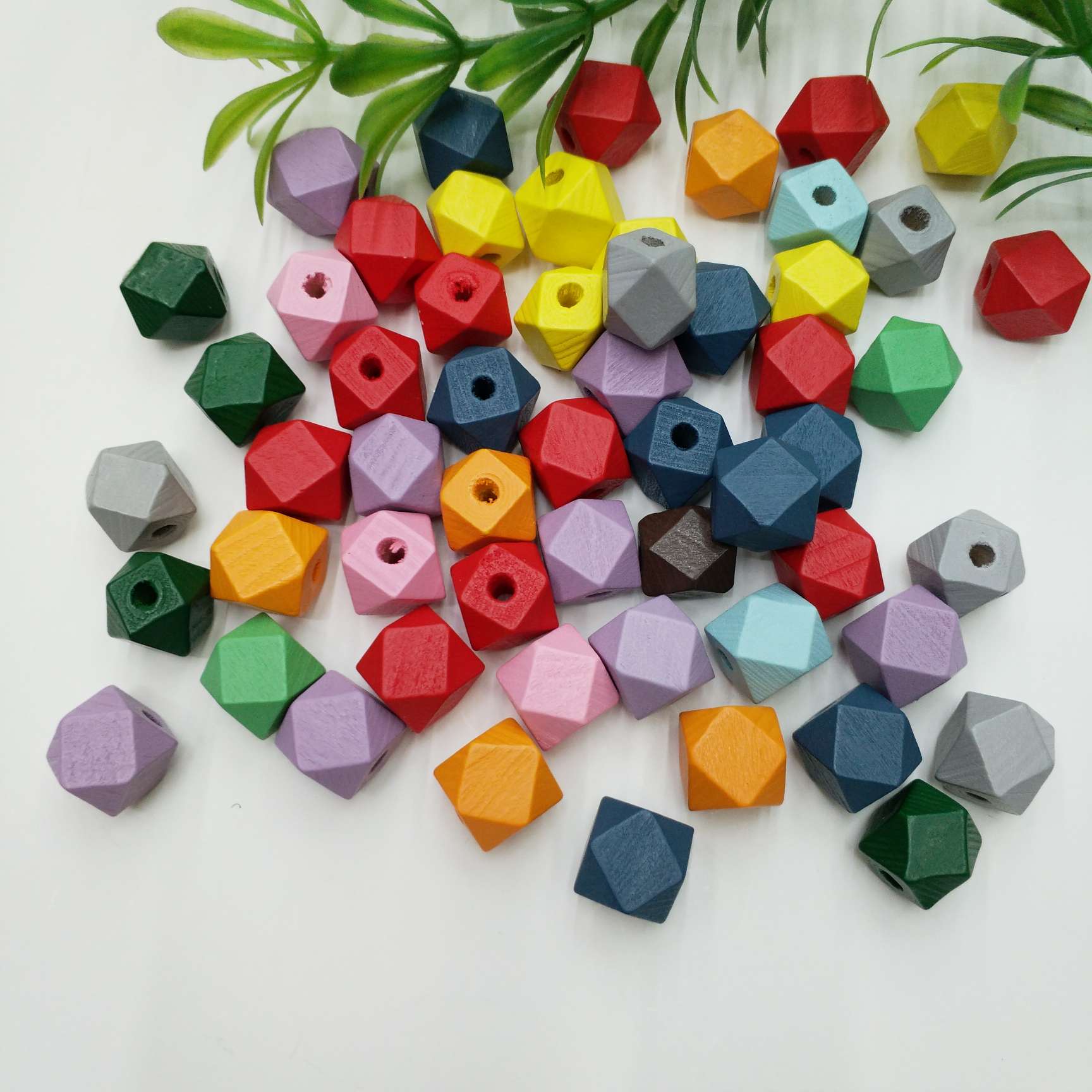 10mm-25mm八角珠各种规格彩色木珠环保水漆工艺装饰配件儿童玩具配饰