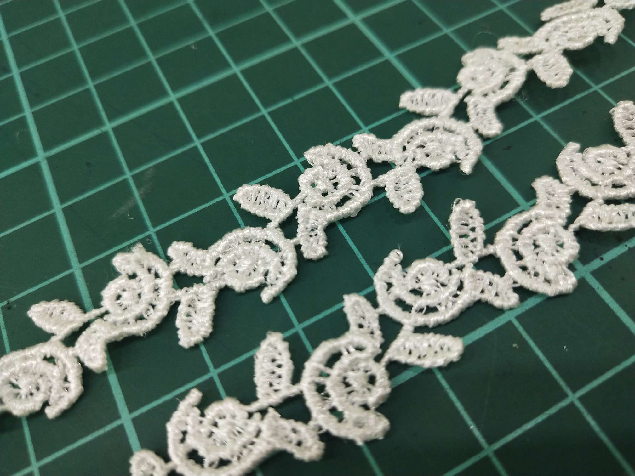 Water-soluble lace small flower lace trim accessories, clothing decoration materials Specification image