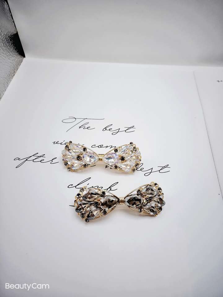 Crystal bow hairpin. thumbnail
