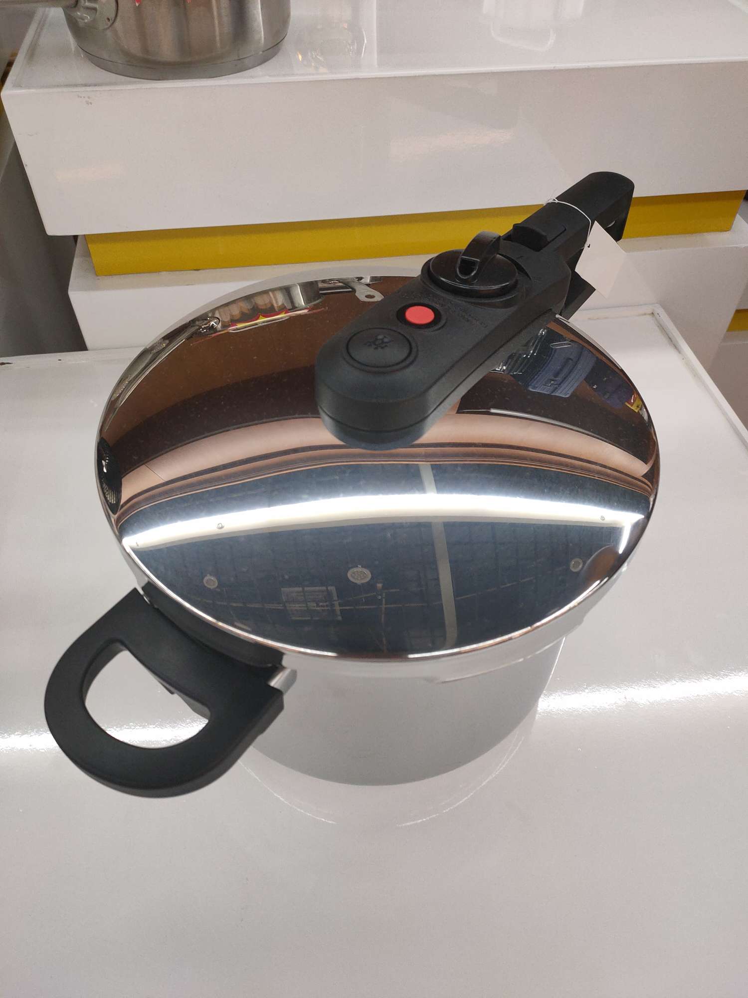 Double Human Pressure Cooker details Picture