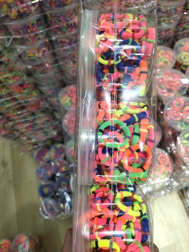 Pig fat intestine large intestine hair band, ins hair tie, simple and elegant headwear, women's colorful Internet celebrity hair tie, towel tie, hair band Application Scenario