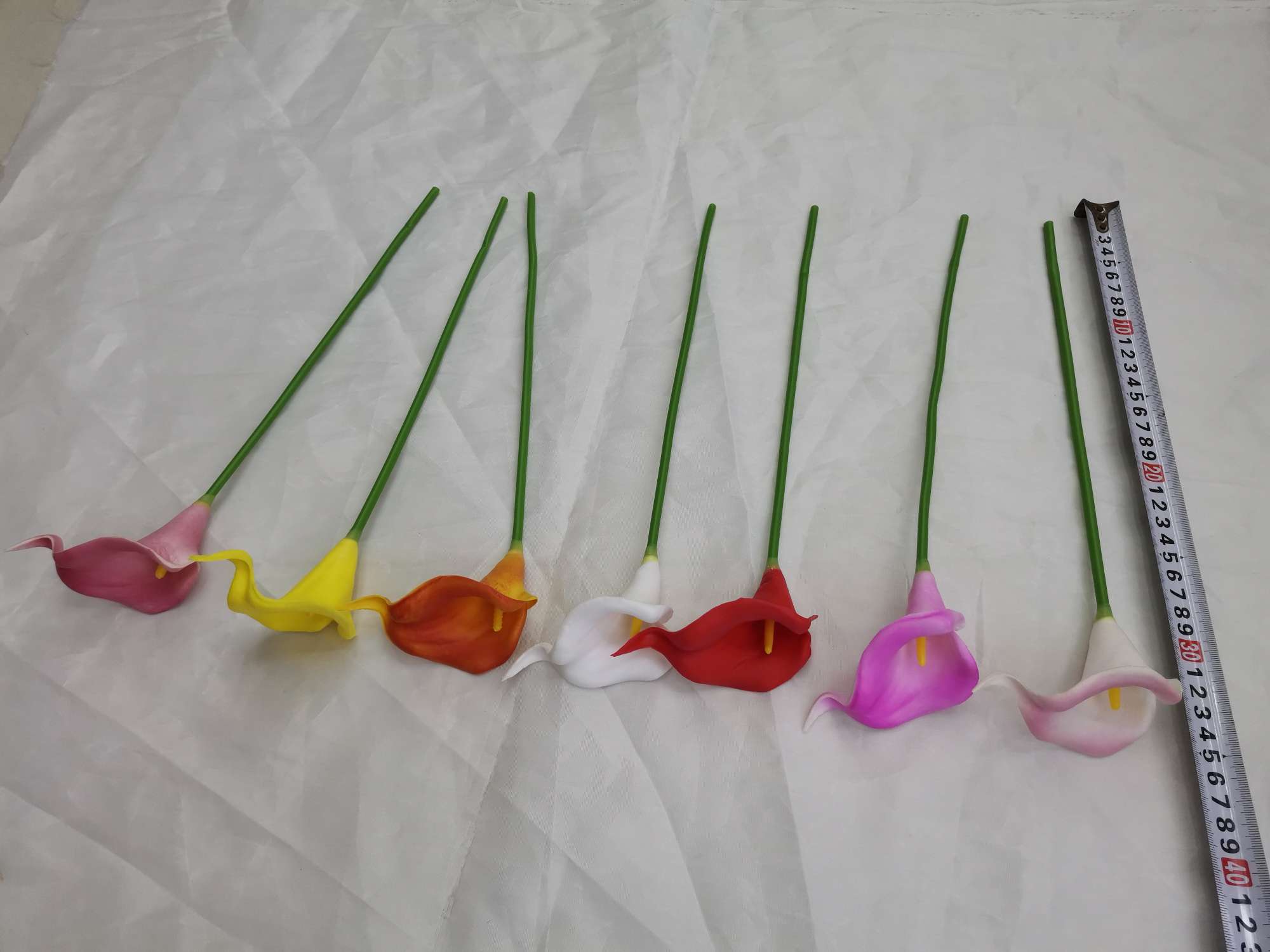Mini calla lilies with a realistic feel details Picture