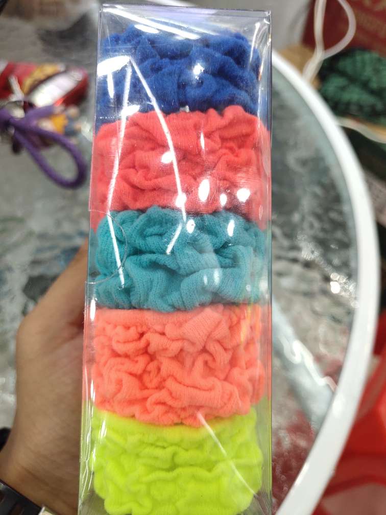 Korean high-elasticity children's seamless hair band, black, non-damaging to hair, adult hair tie, hair band, hair accessory, hair tie Specification image