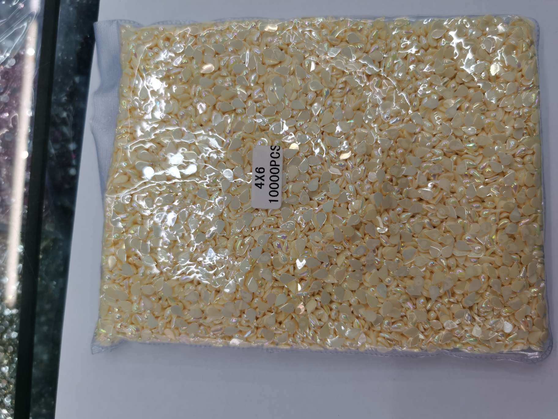 Taiwan acrylic diamond solid color AB premium diamond details Picture