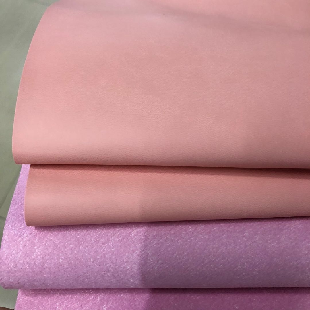 Factory direct sales of small wood grain pu leather fabric, embossed leather color-changing trademark leather bag fabric Application Scenario