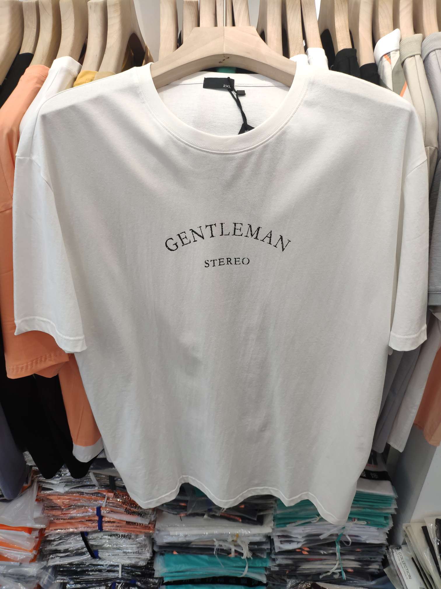 The 2020 new high-quality men's T-shirt is made of pure cotton and simple