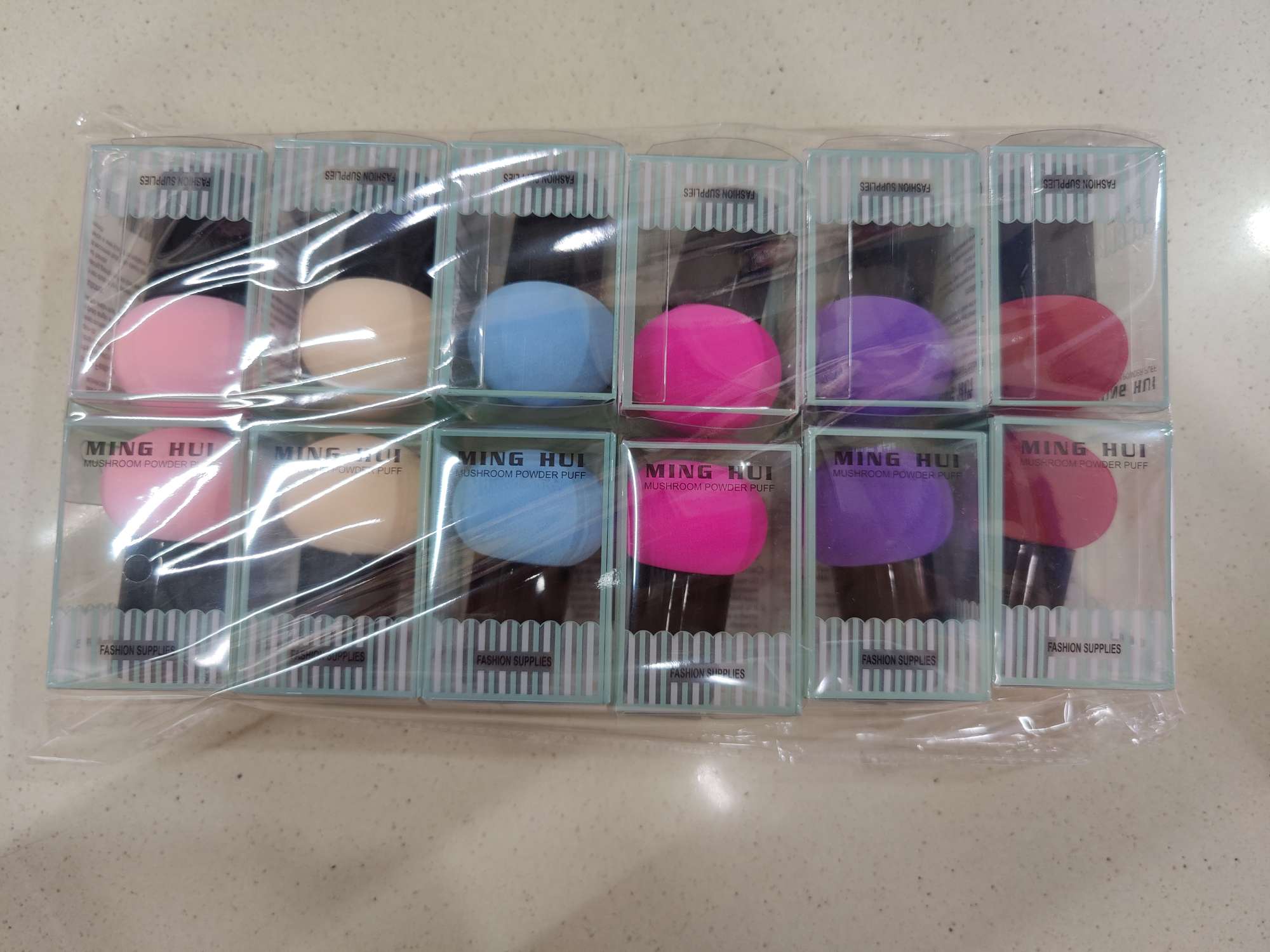 Soak water in large mixed color mushroom head powder puff with handle details Picture