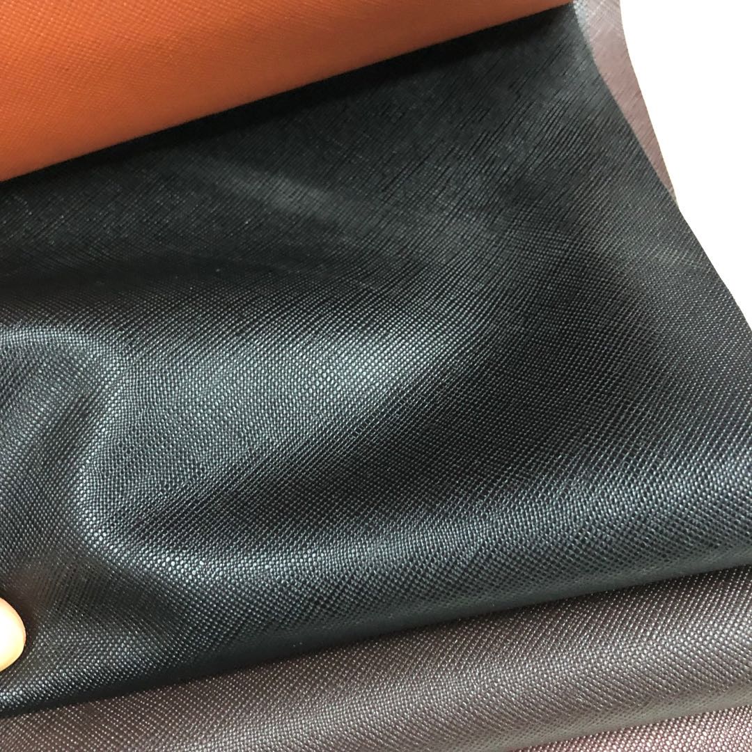 Factory direct sales of high-quality textured bottom small cross pattern pvc artificial leather luggage fabric, environmentally friendly and in stock Item Picture