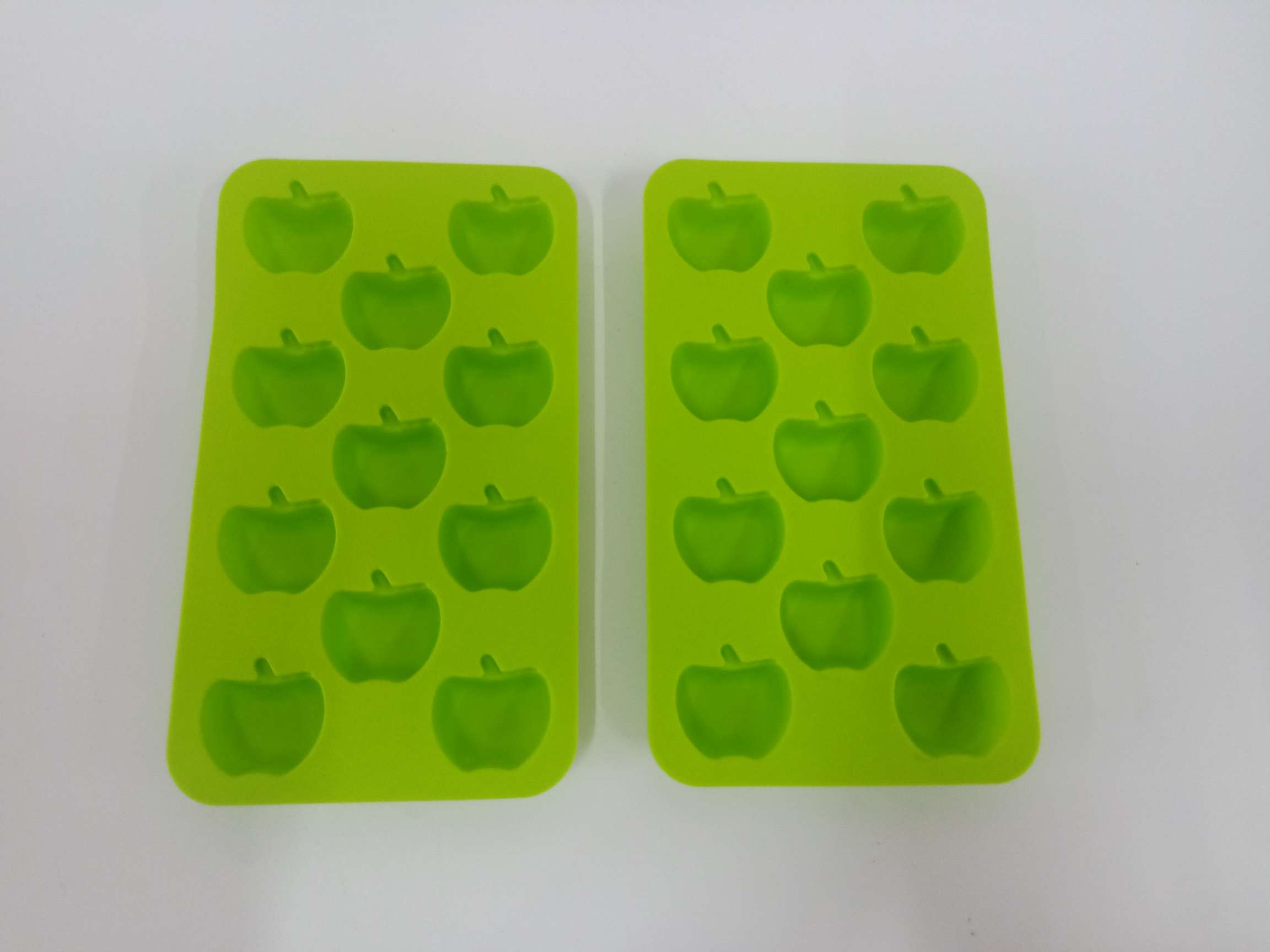 Only 2 ice molds for 11-7 thumbnail