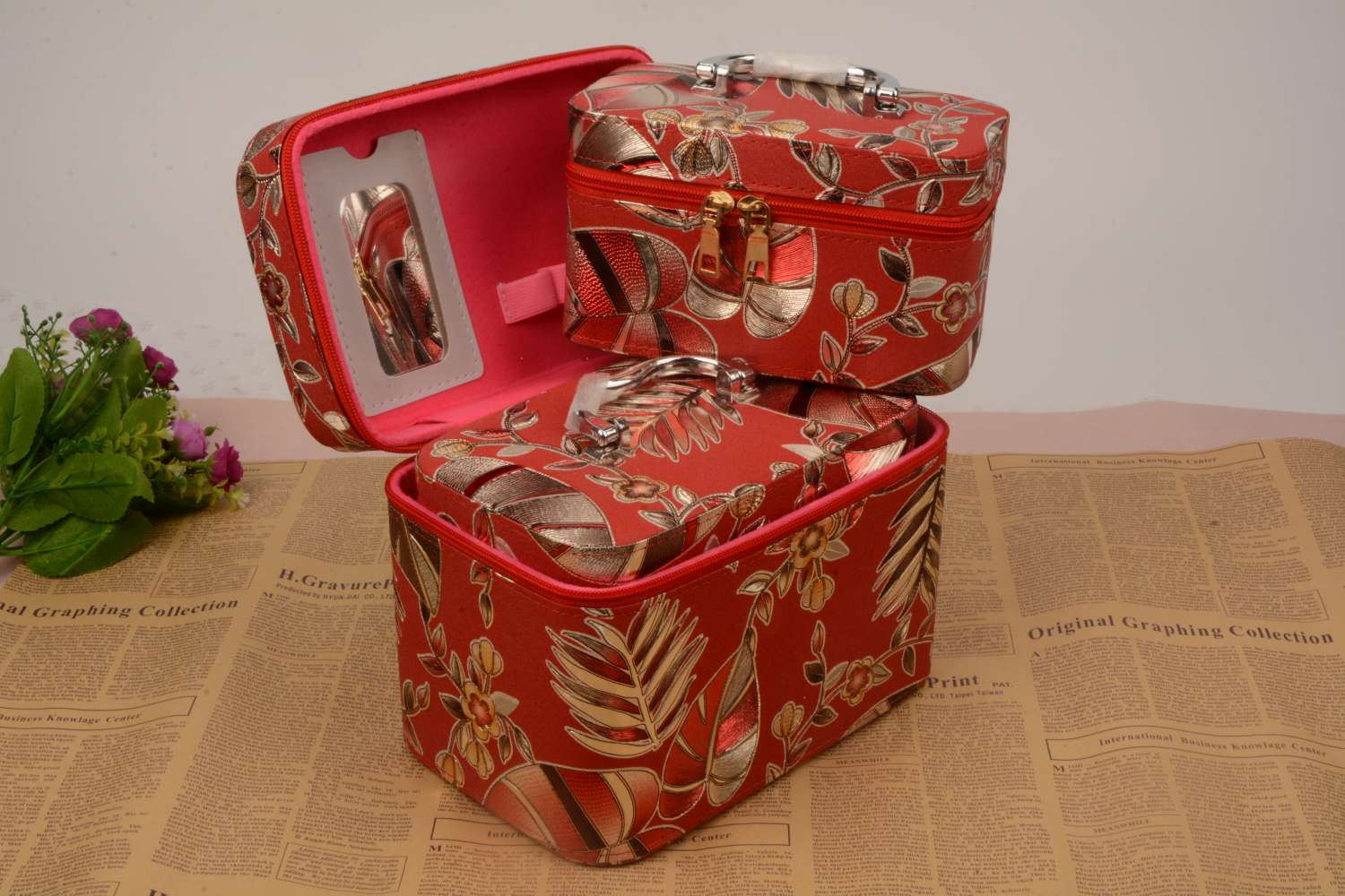 Makeup bag Makeup case Polarizing set professional red festive