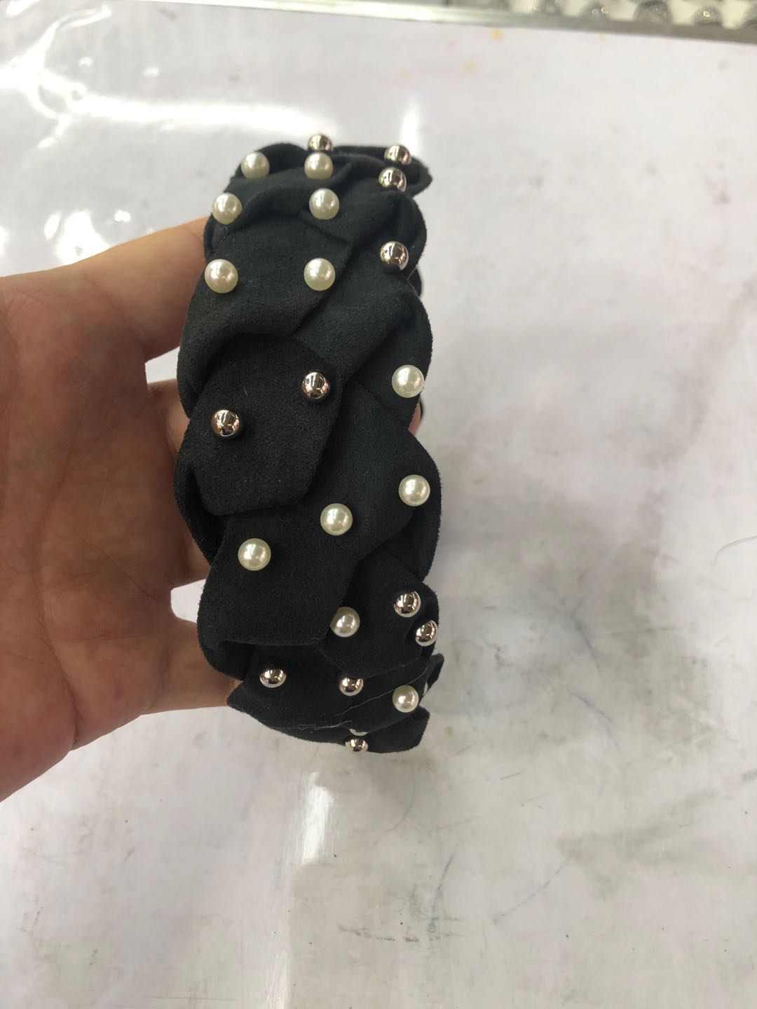 钻麻花辫，流行款式，颜色多样