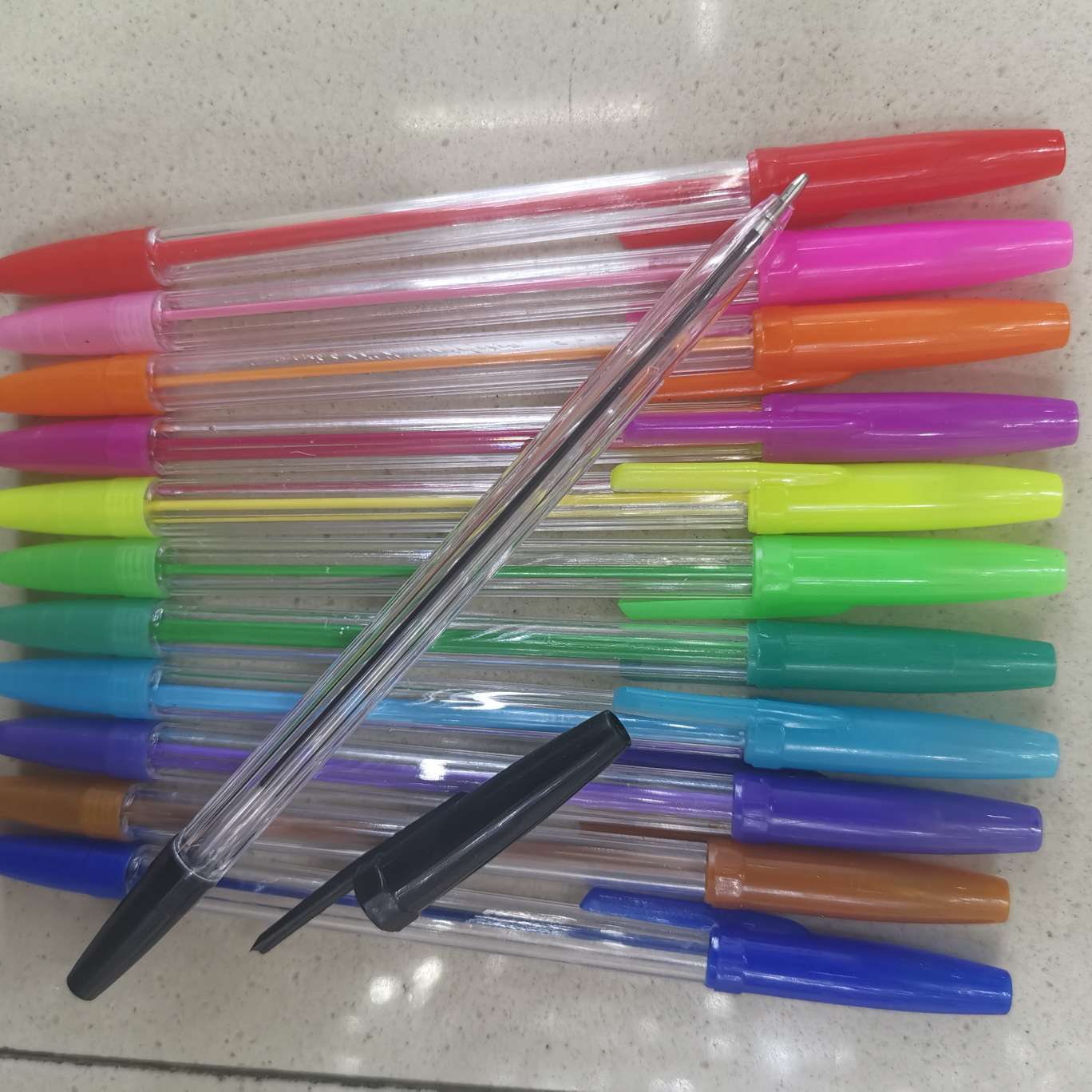 A bag of 12-color ballpoint pens, a simple 12-color pen holder details Picture
