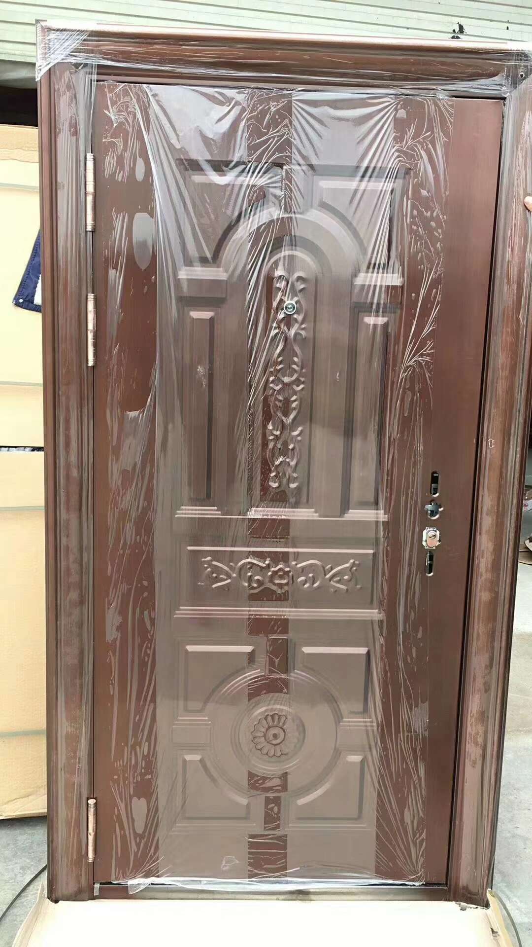 Add the finishing touch to the anti-copper door