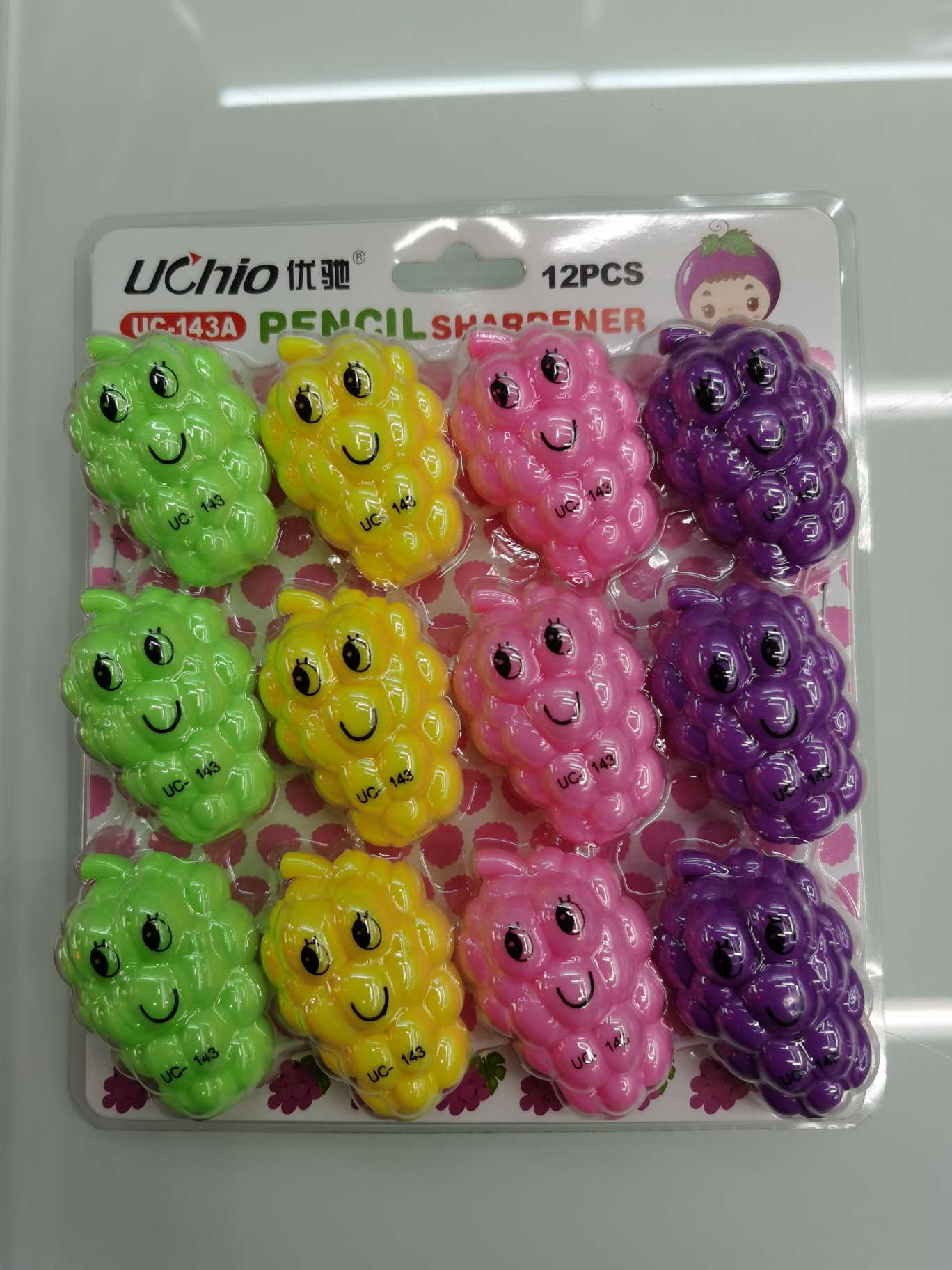 مخطوف جديد من طراز UC-143A *، مخطوط من نوع العنب