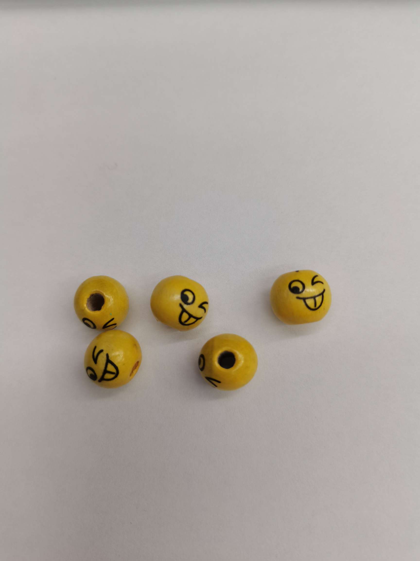 10mm木珠印刷表情脸 黄色笑脸木珠细节图