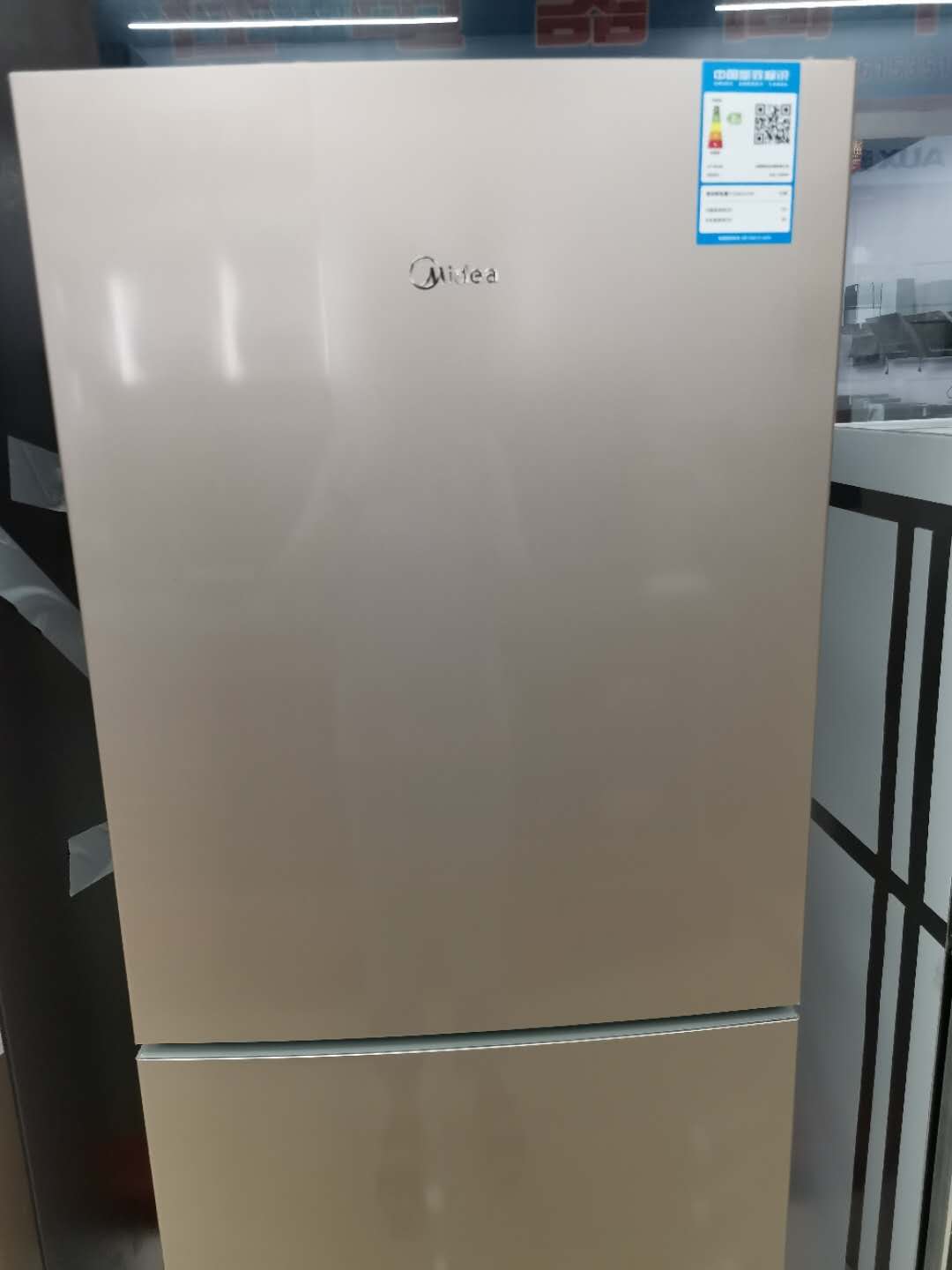 美的冰箱BCD—166WM产品图