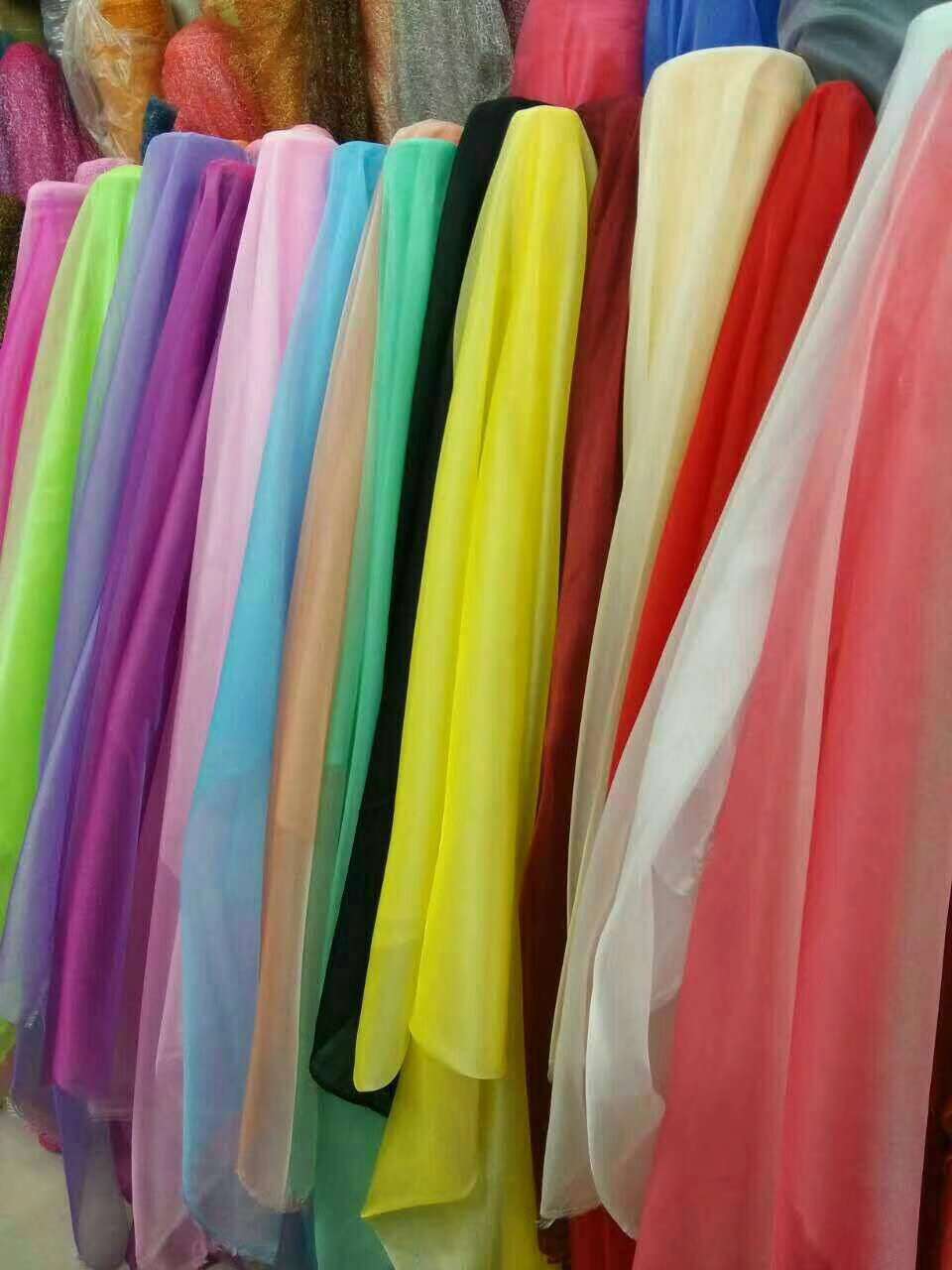 单双雪纱，单双色珍珠纱：本产品适用于服装，玩具，饰品，婚庆，圣诞，礼品袋及各种工艺品